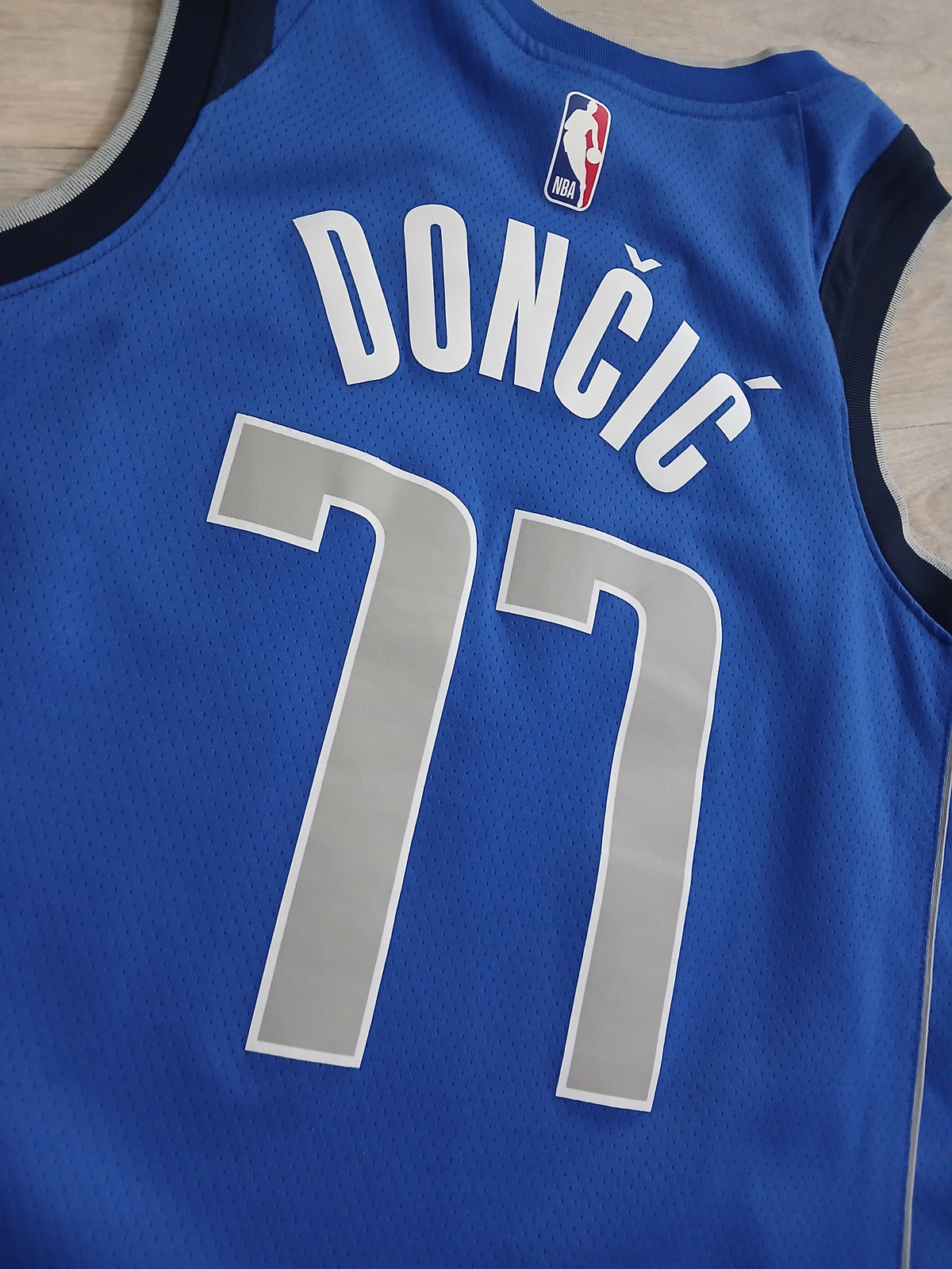 Luka Doncic Dallas Mavericks Jersey Size Medium