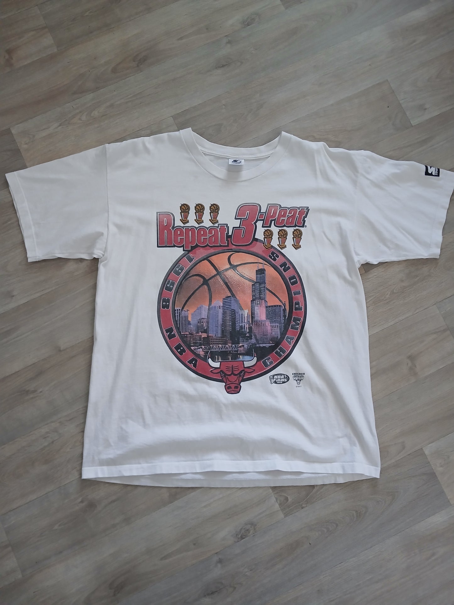 Chicago Bulls T-Shirt Size Large