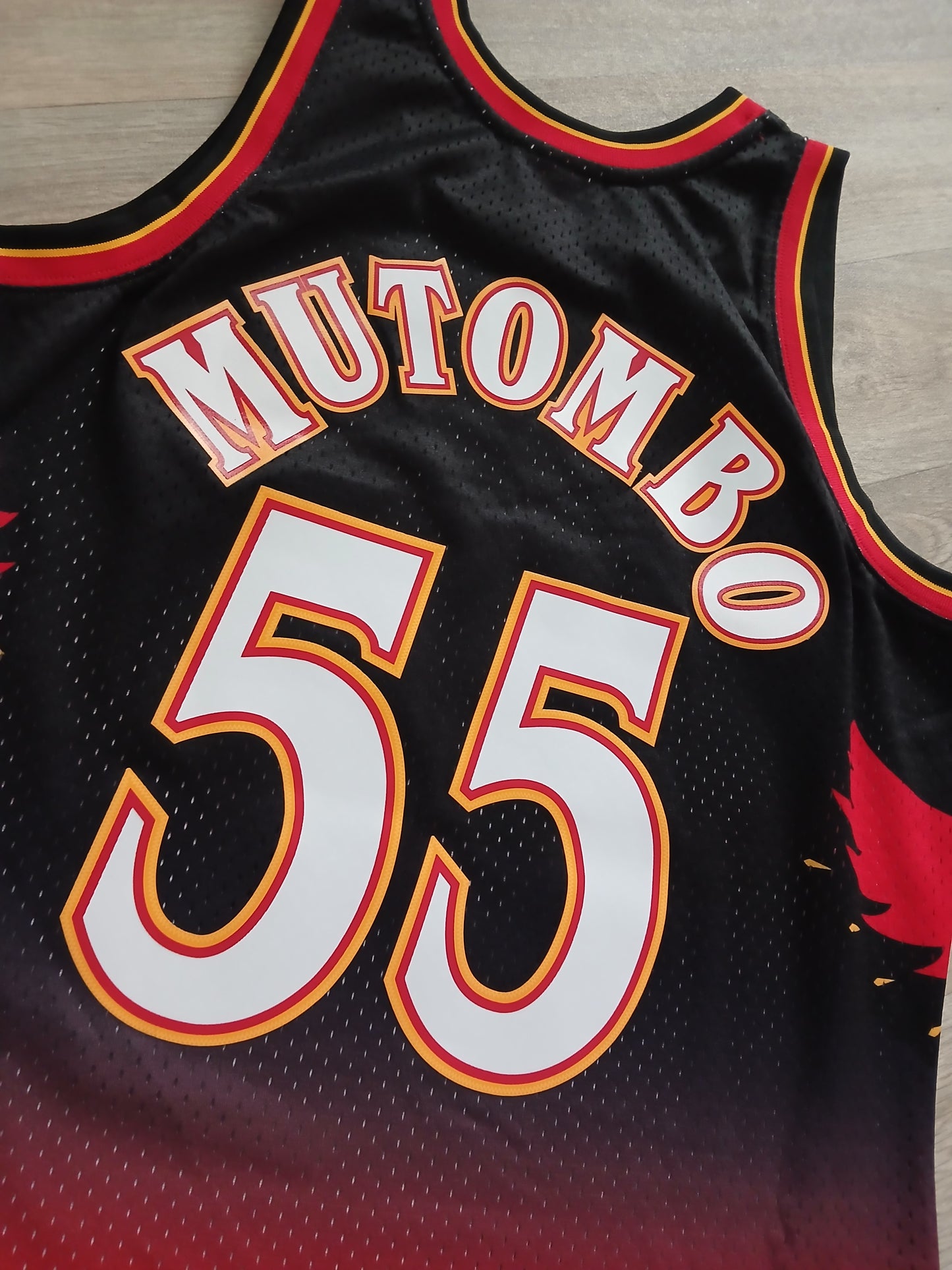 Dikembe Mutombo Atlanta Hawks Jersey Size Large