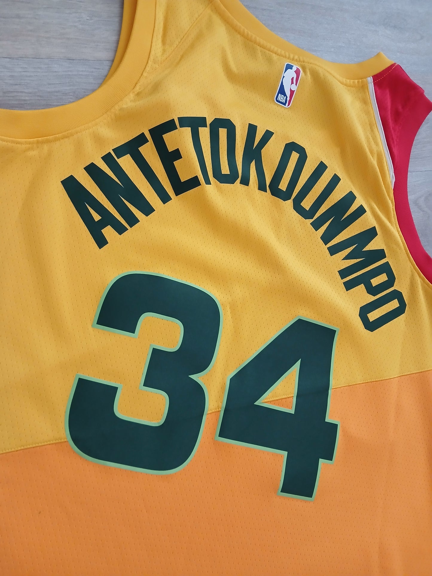 Giannis Antetokounmpo Milwaukee Bucks Jersey Size Large