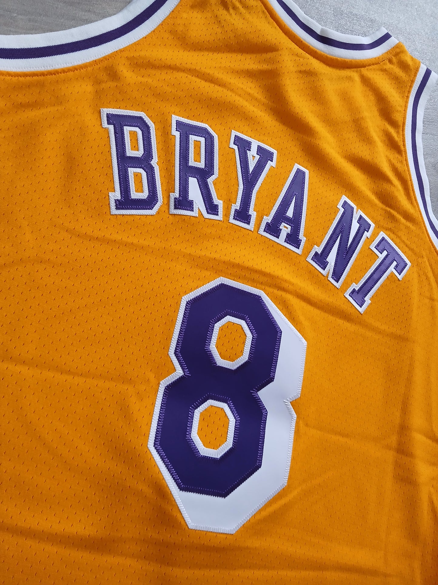 Kobe Bryant Authentic Los Angeles Lakers Jersey Size Medium
