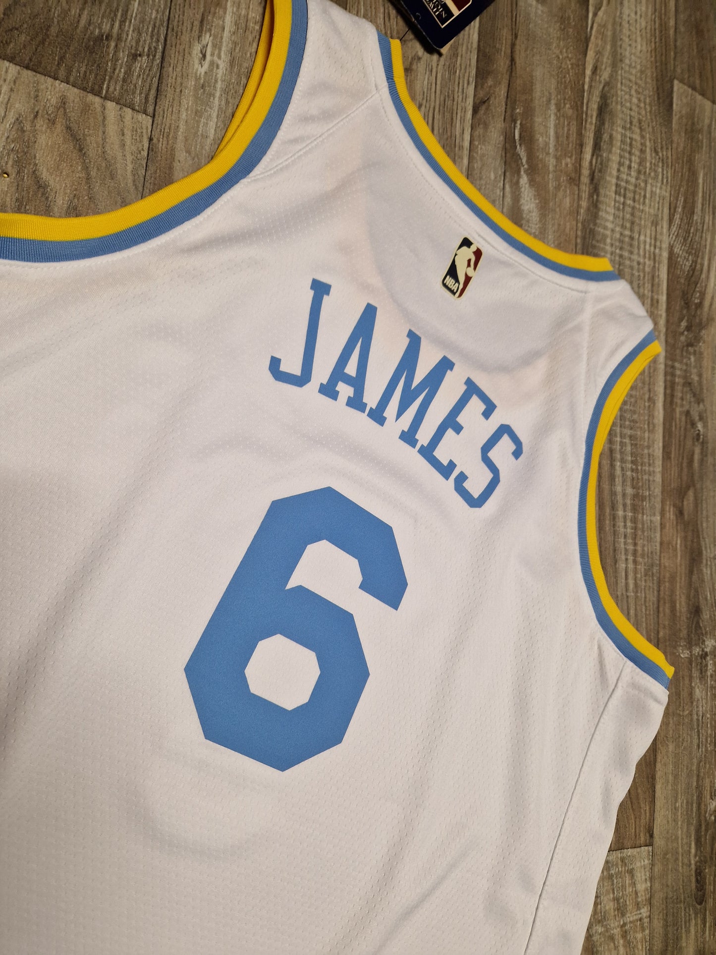 LeBron James Los Angeles Lakers Jersey Size Large