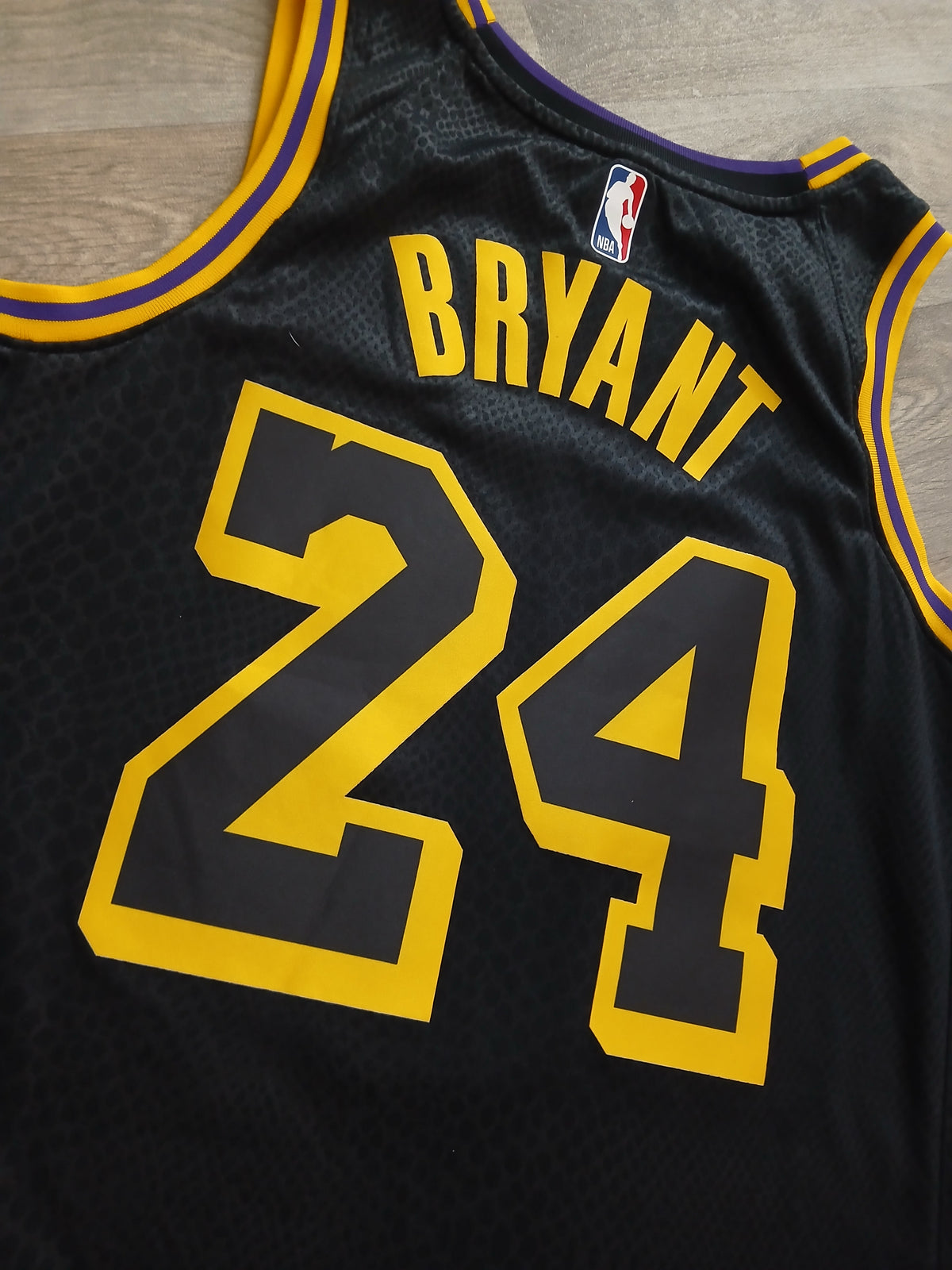 Kobe Bryant Los Angeles Lakers Jersey Size Medium