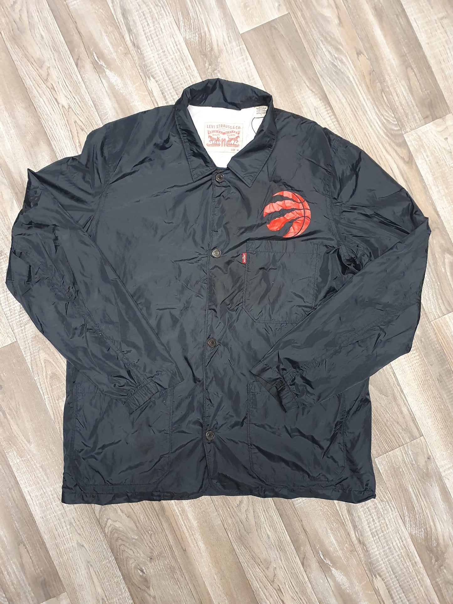 Toronto Raptors Jacket Size Medium