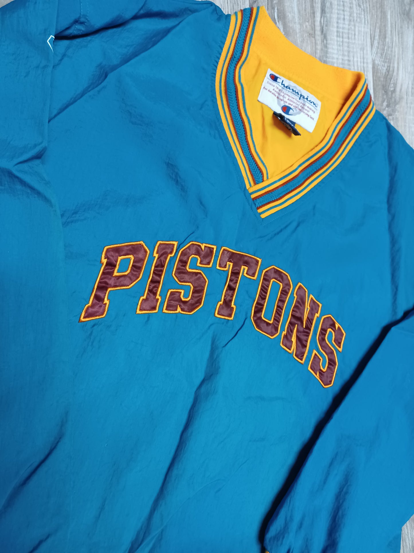 Detroit Pistons Warm Up Size Large