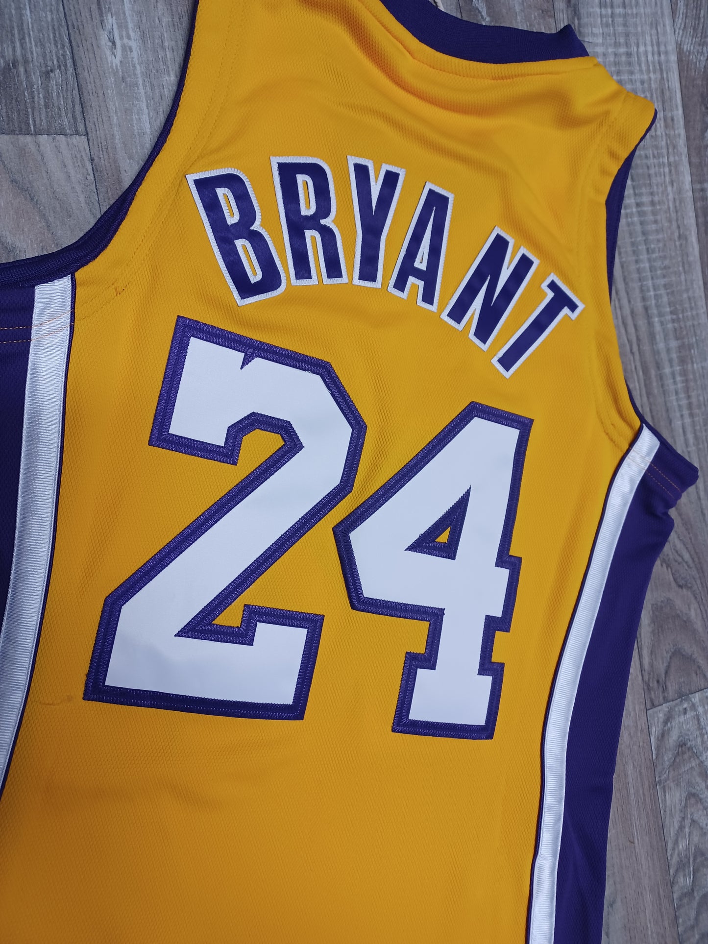 Kobe Bryant Authentic Los Angeles Lakers Jersey Size Small