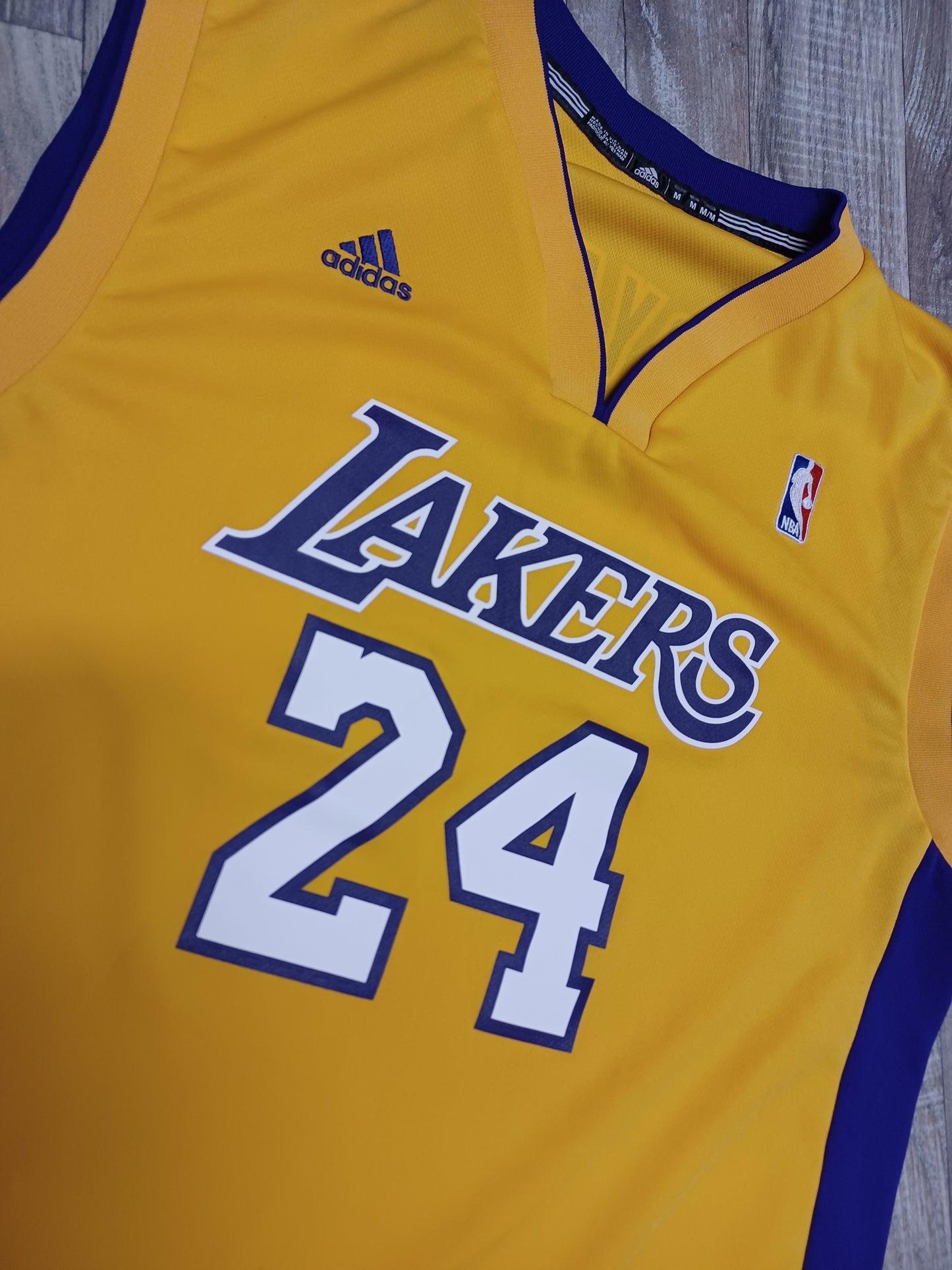 Kobe Bryant Los Angeles Lakers Jersey Size Medium