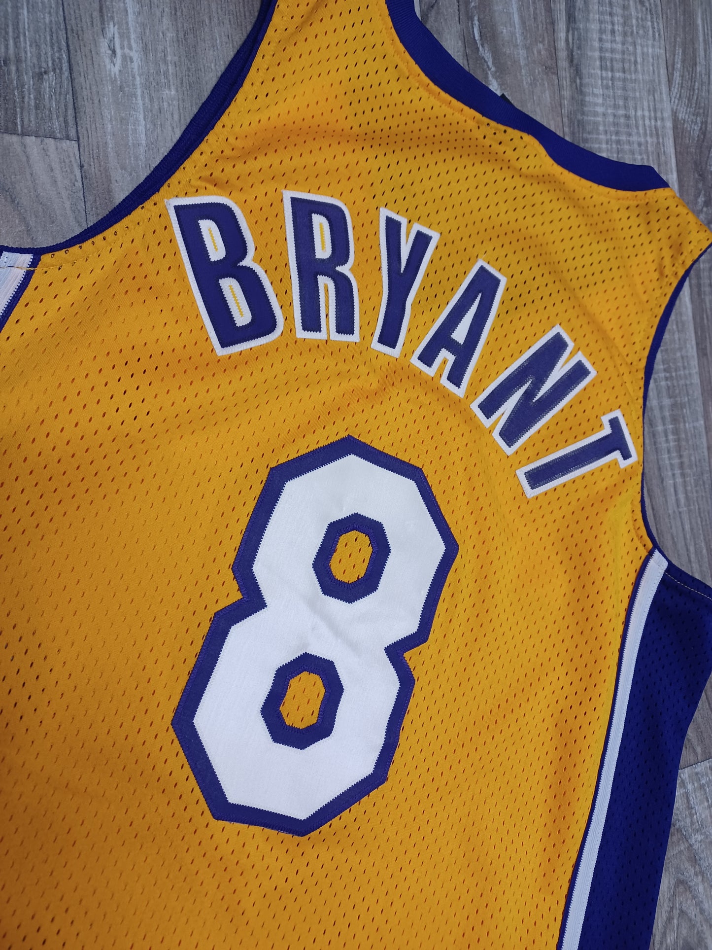Kobe Bryant Los Angeles Lakers Jersey Size Medium
