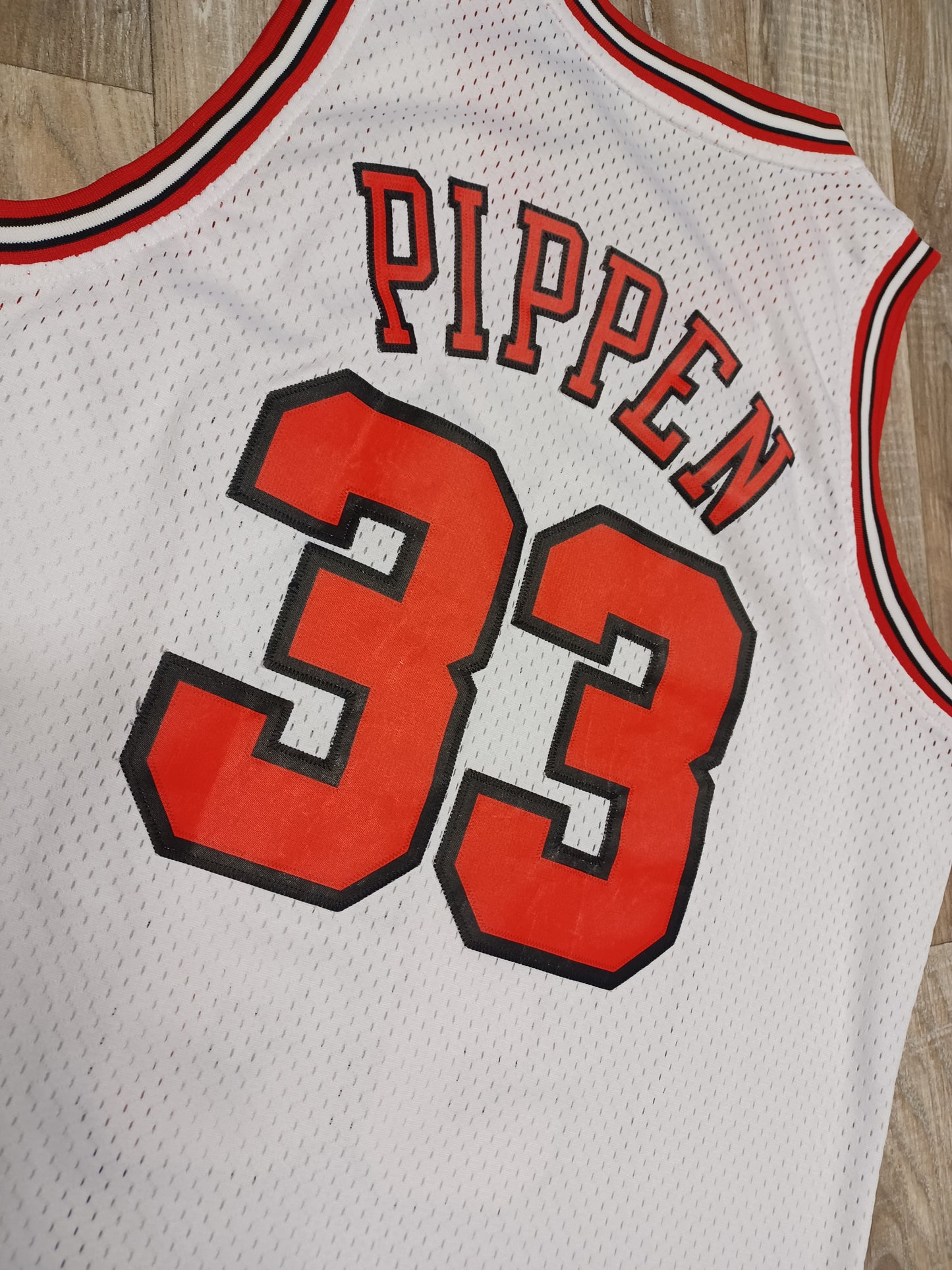 Scottie Pippen Chicago Bulls Jersey Size Medium