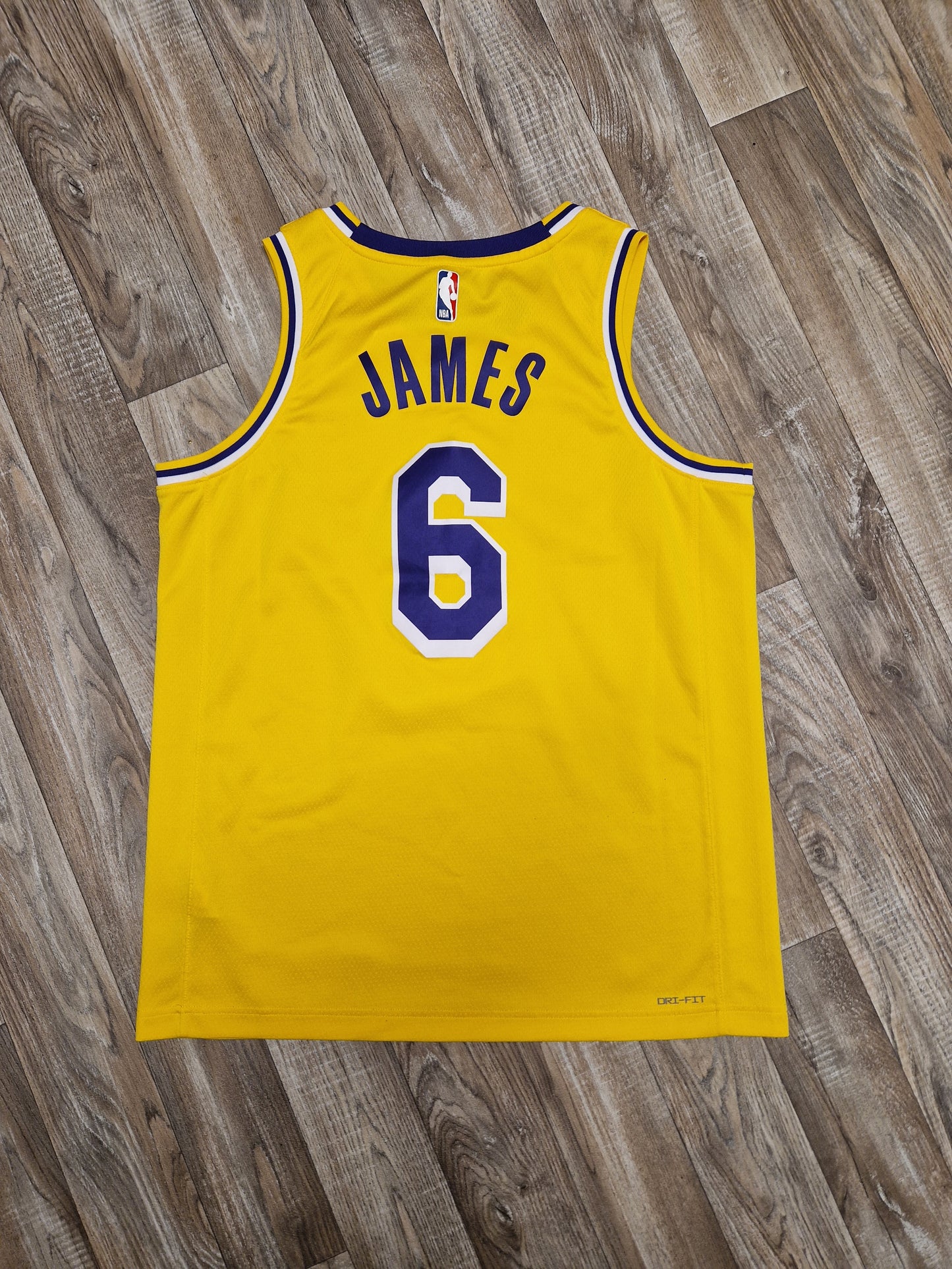 LeBron James Los Angeles Lakers Jersey Size Large
