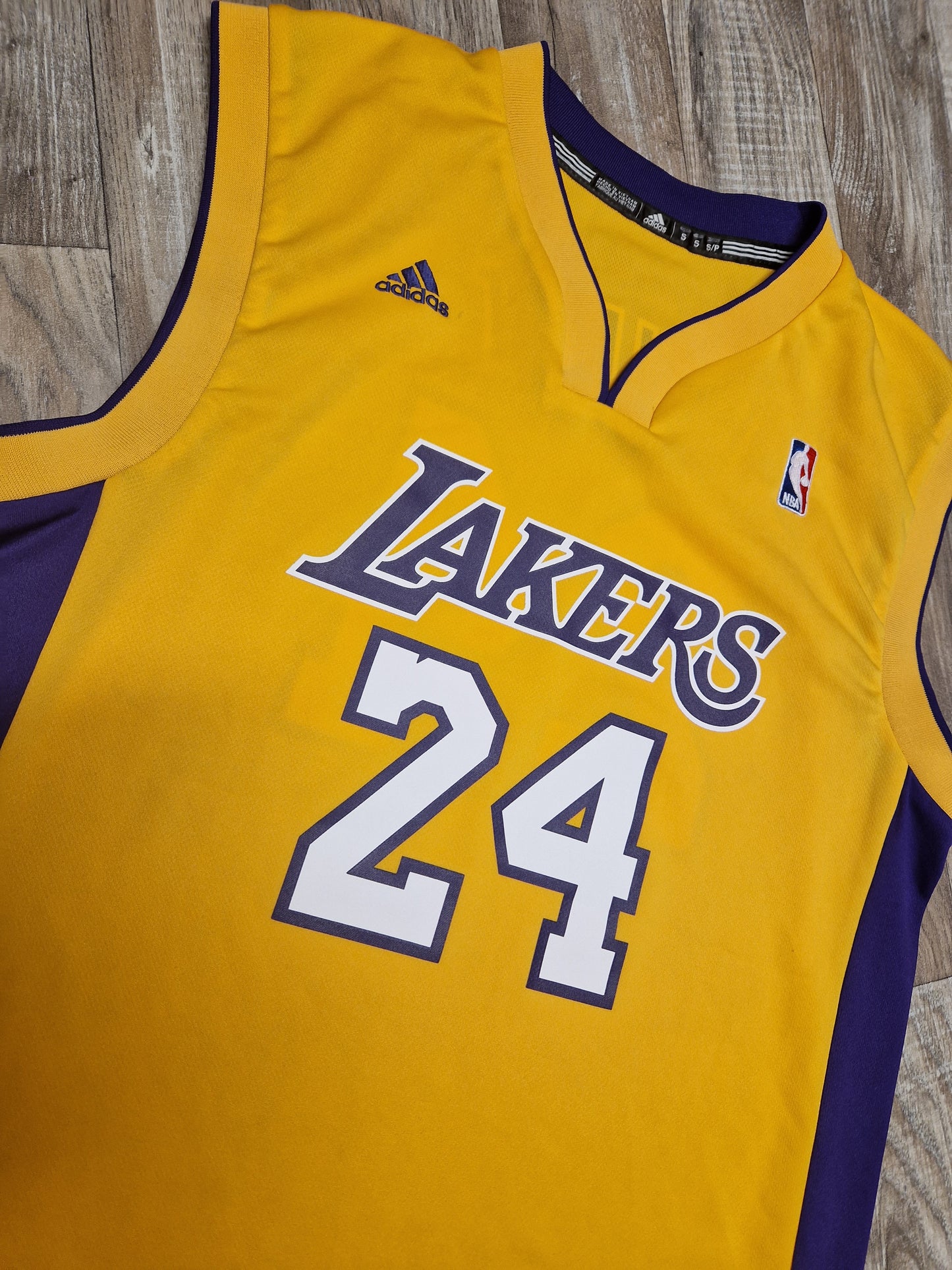 Kobe Bryant Los Angeles Jersey Size Small