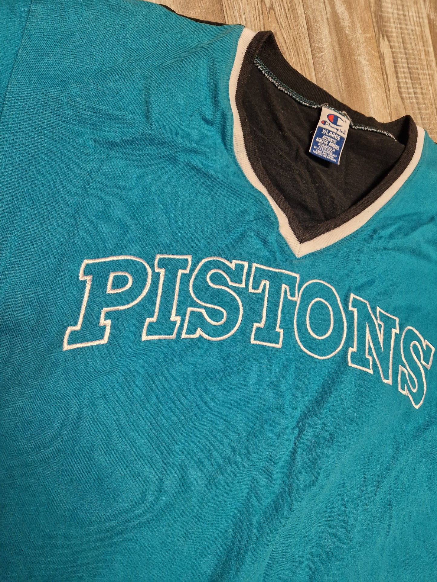Detroit Pistons Warm Up Size XL