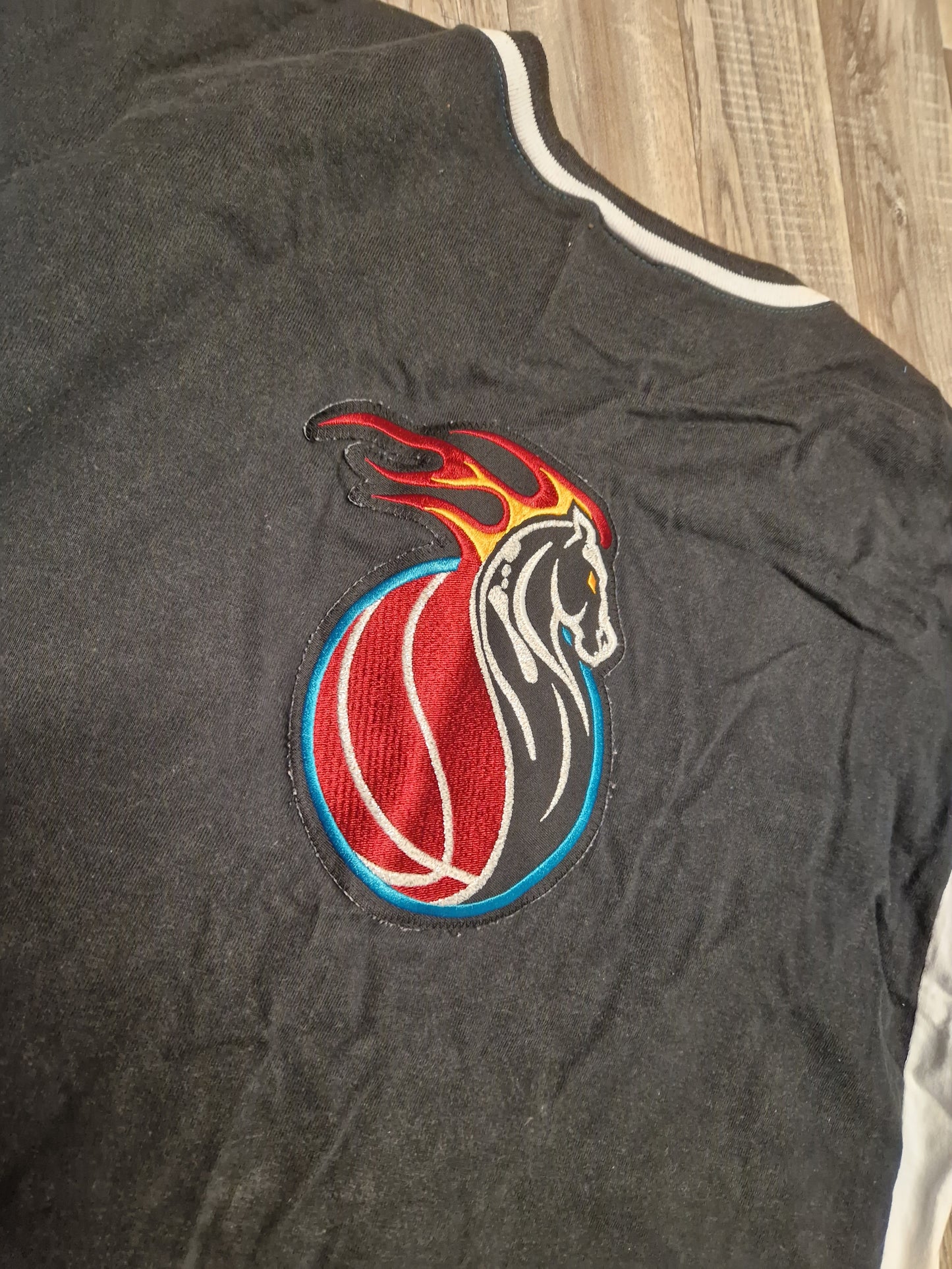 Detroit Pistons Warm Up Size XL