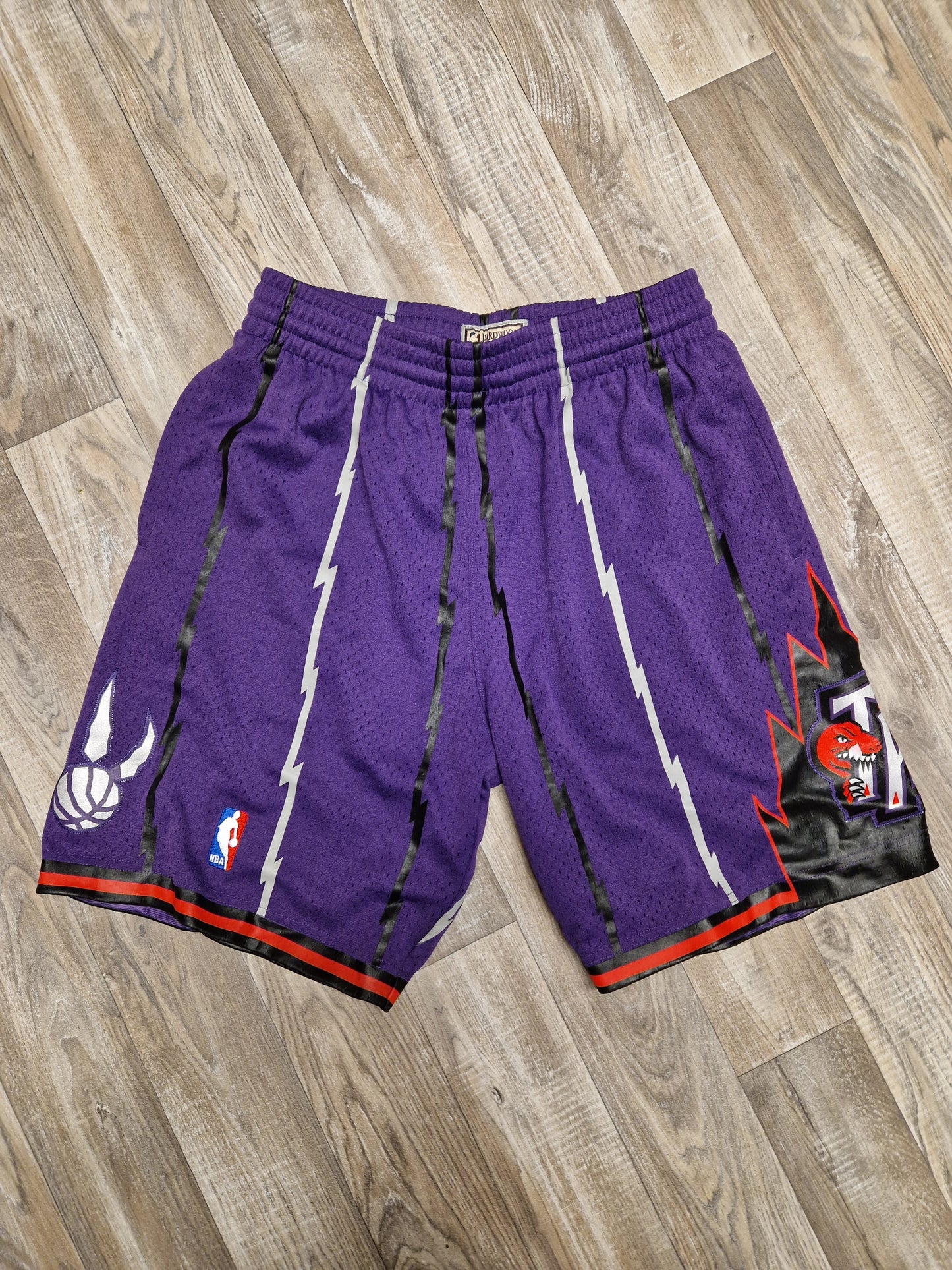 Toronto Raptors Shorts Size Medium