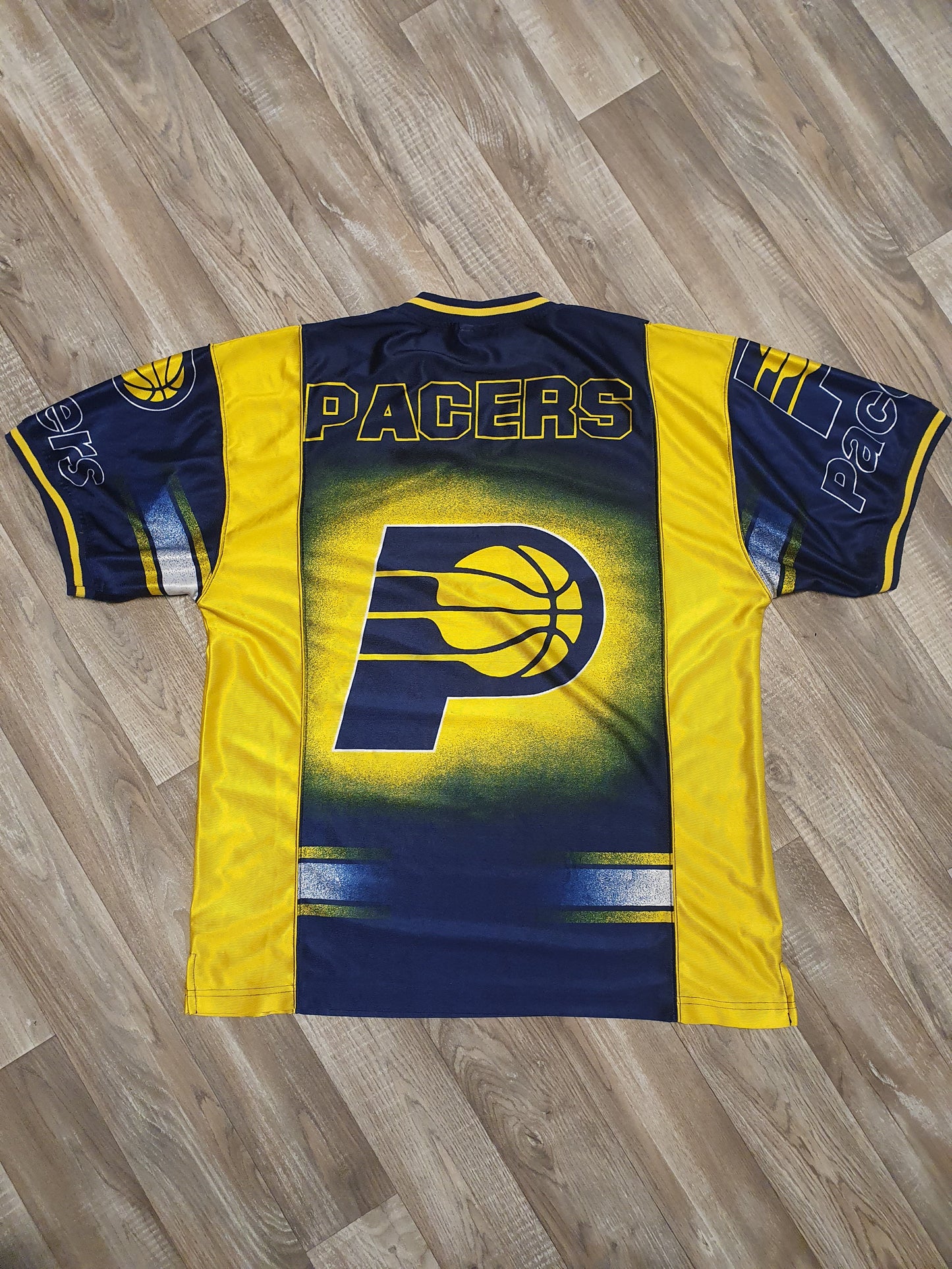 Indiana Pacers T-Shirt Size Medium