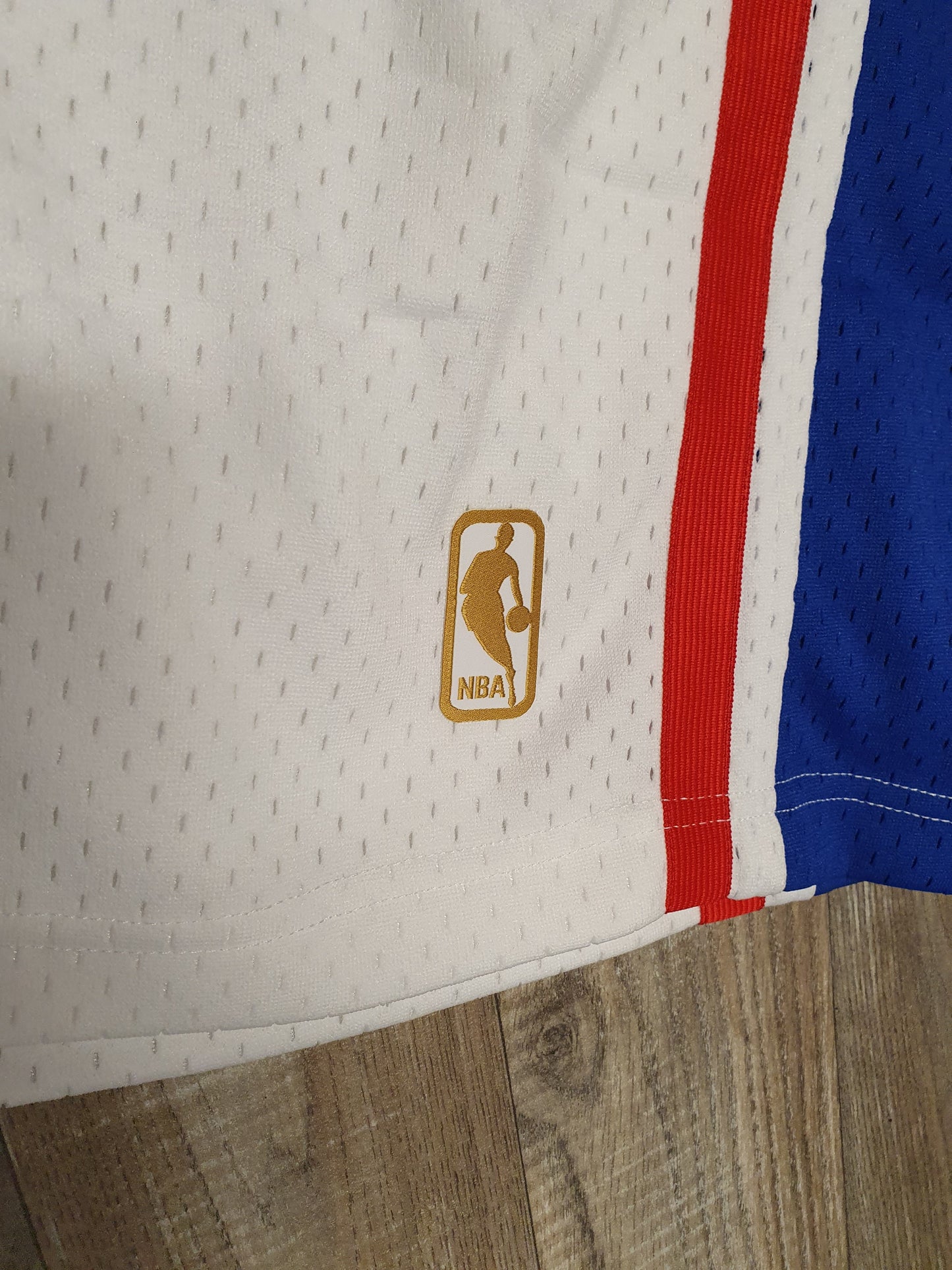 Philadelphia 76ers Shorts Size Large