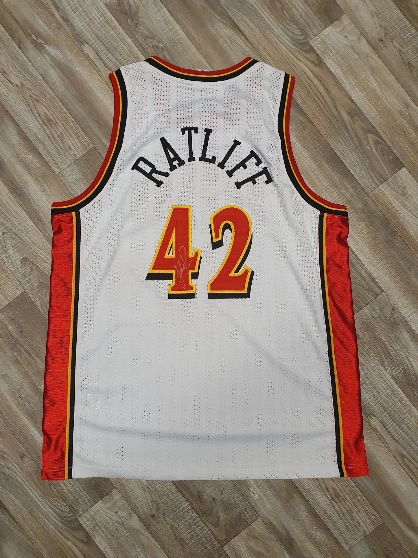 Theo Ratliff Signed Atlanta Hawks Jersey Size XL