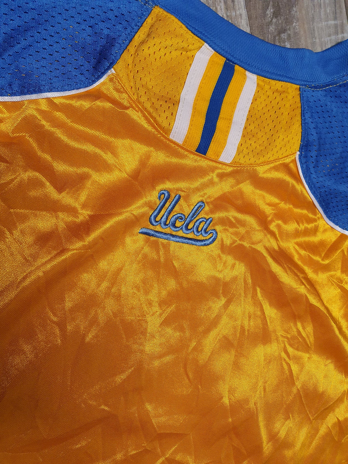 UCLA Bruins Warm Up T-Shirt Size Large