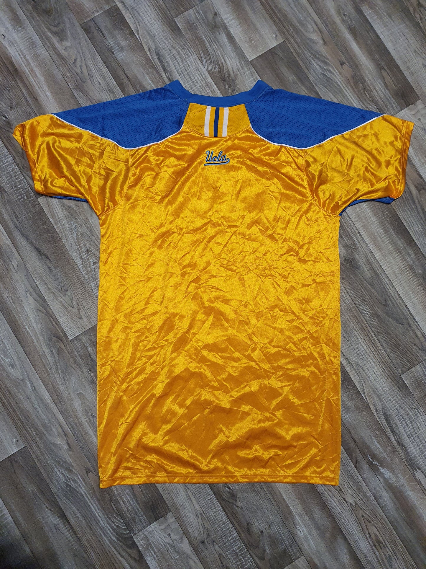 UCLA Bruins Warm Up T-Shirt Size Large