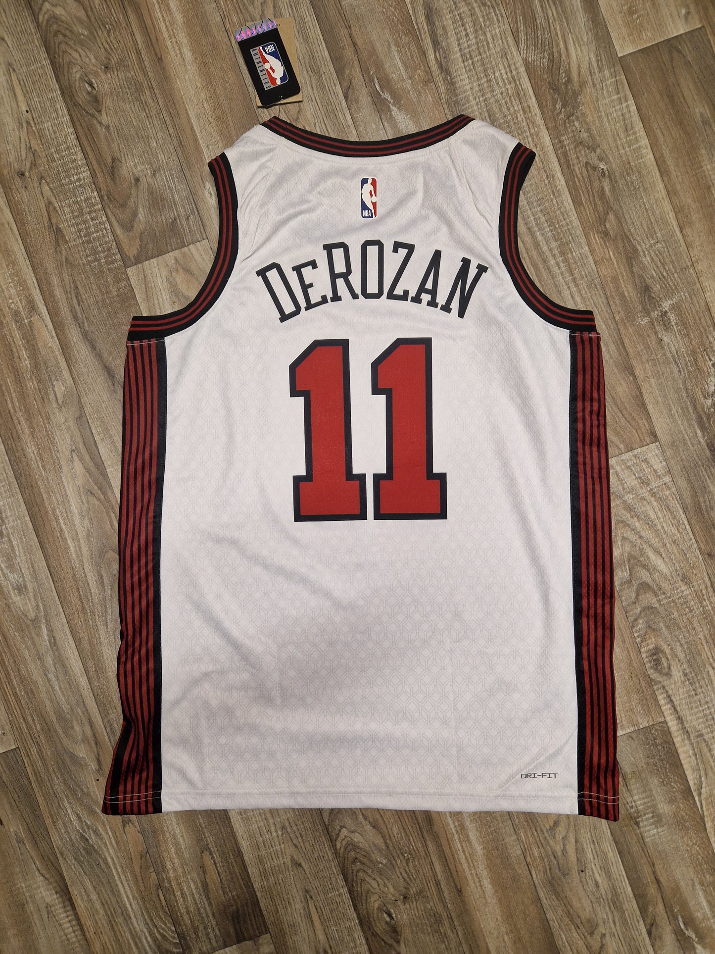 DeMar DeRozan Chicago Bulls Jersey Size Large