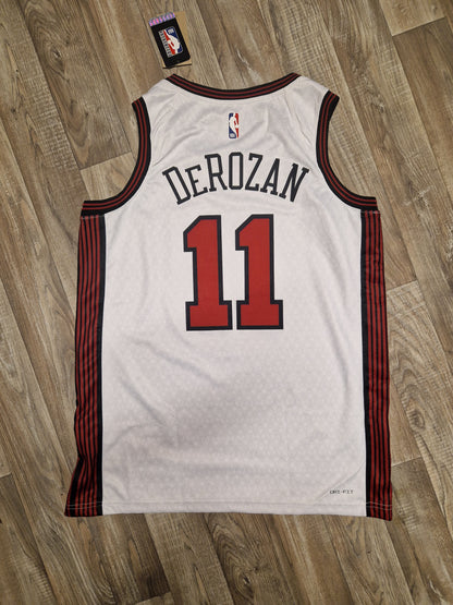 DeMar DeRozan Chicago Bulls Jersey Size Large