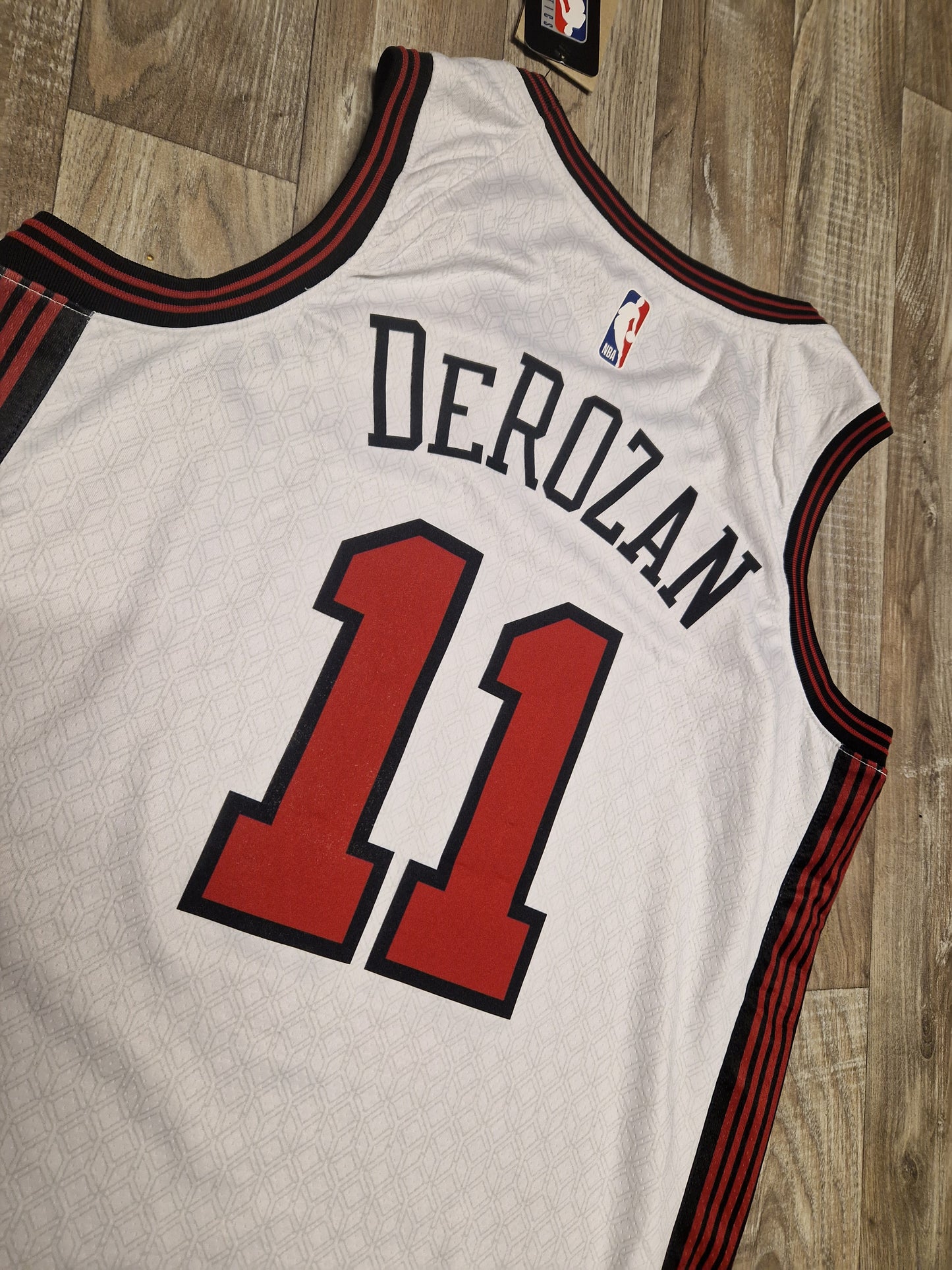 DeMar DeRozan Chicago Bulls Jersey Size Large