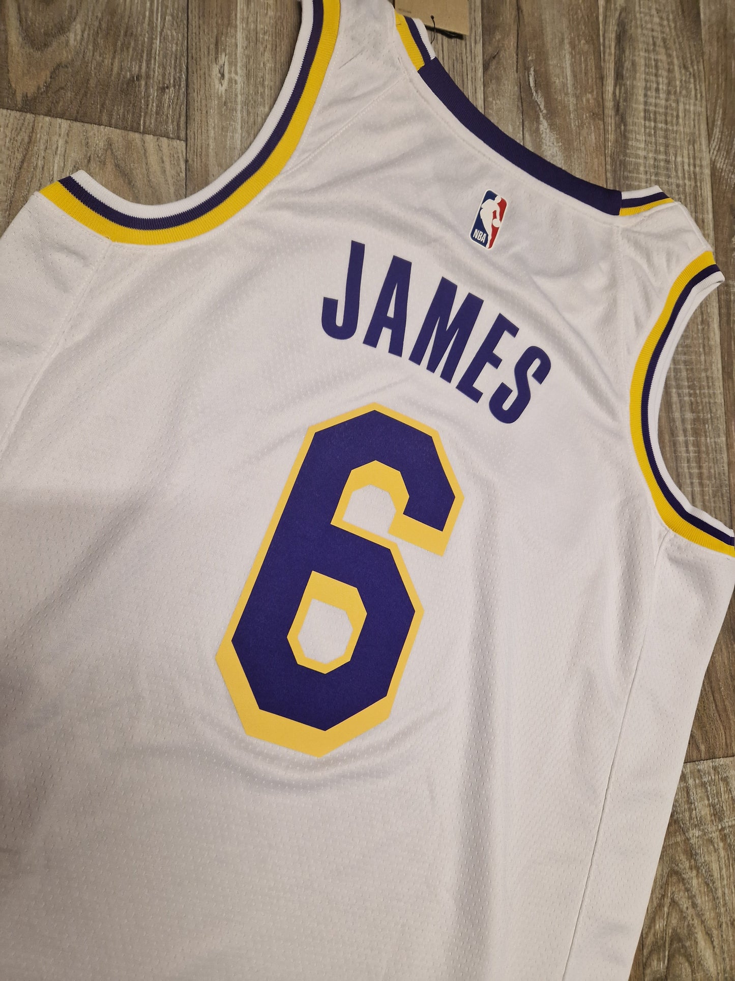 LeBron James Los Angeles Lakers Jersey Size Medium
