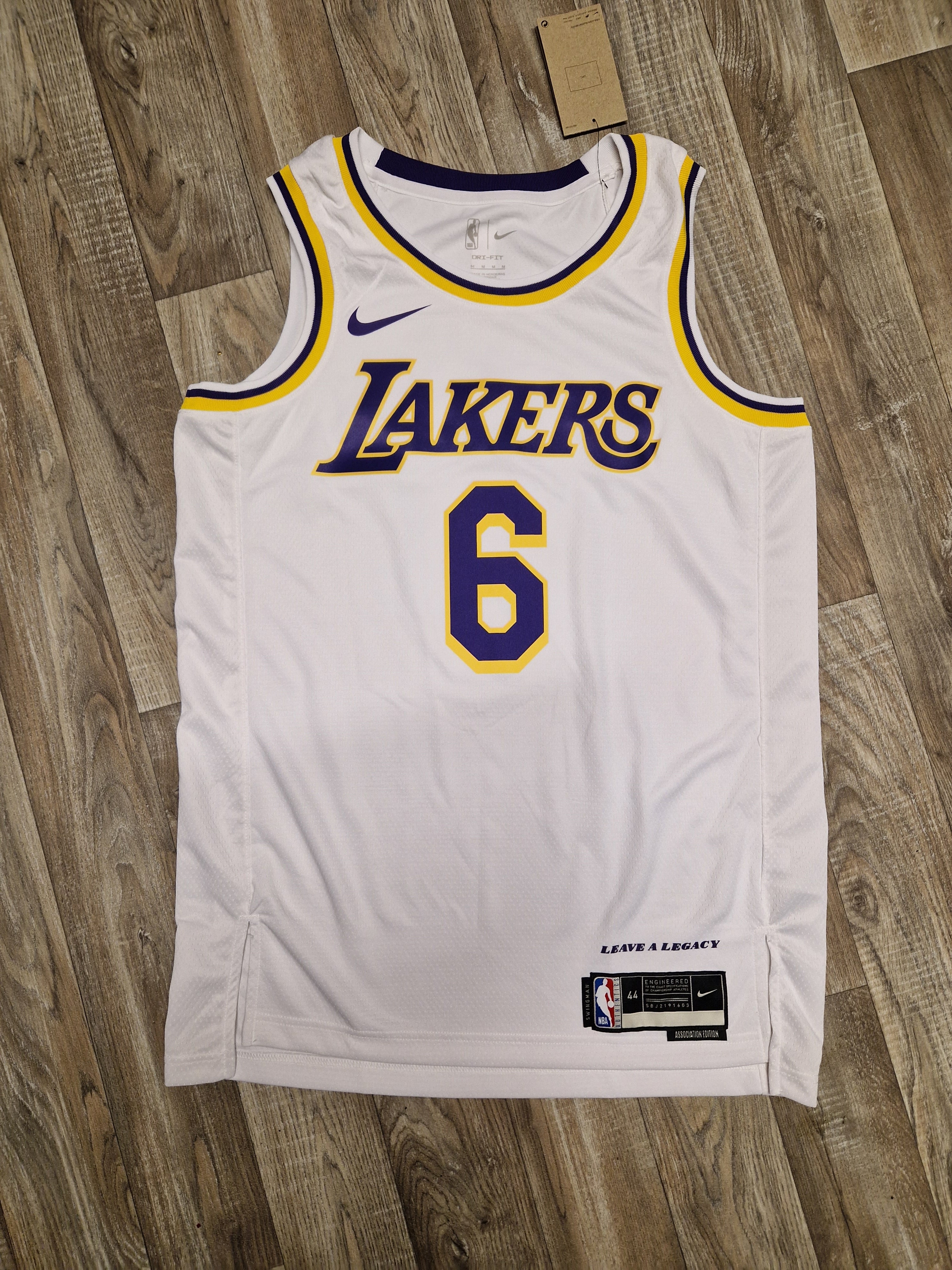 LeBron James Los Angeles Lakers Jersey Size Medium The Throwback Store