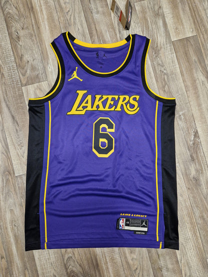 LeBron James Los Angeles Lakers Jersey Size Large