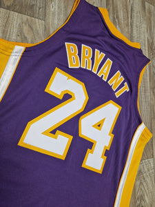 Kobe Bryant Authentic Los Angeles Lakers Jersey Size Medium