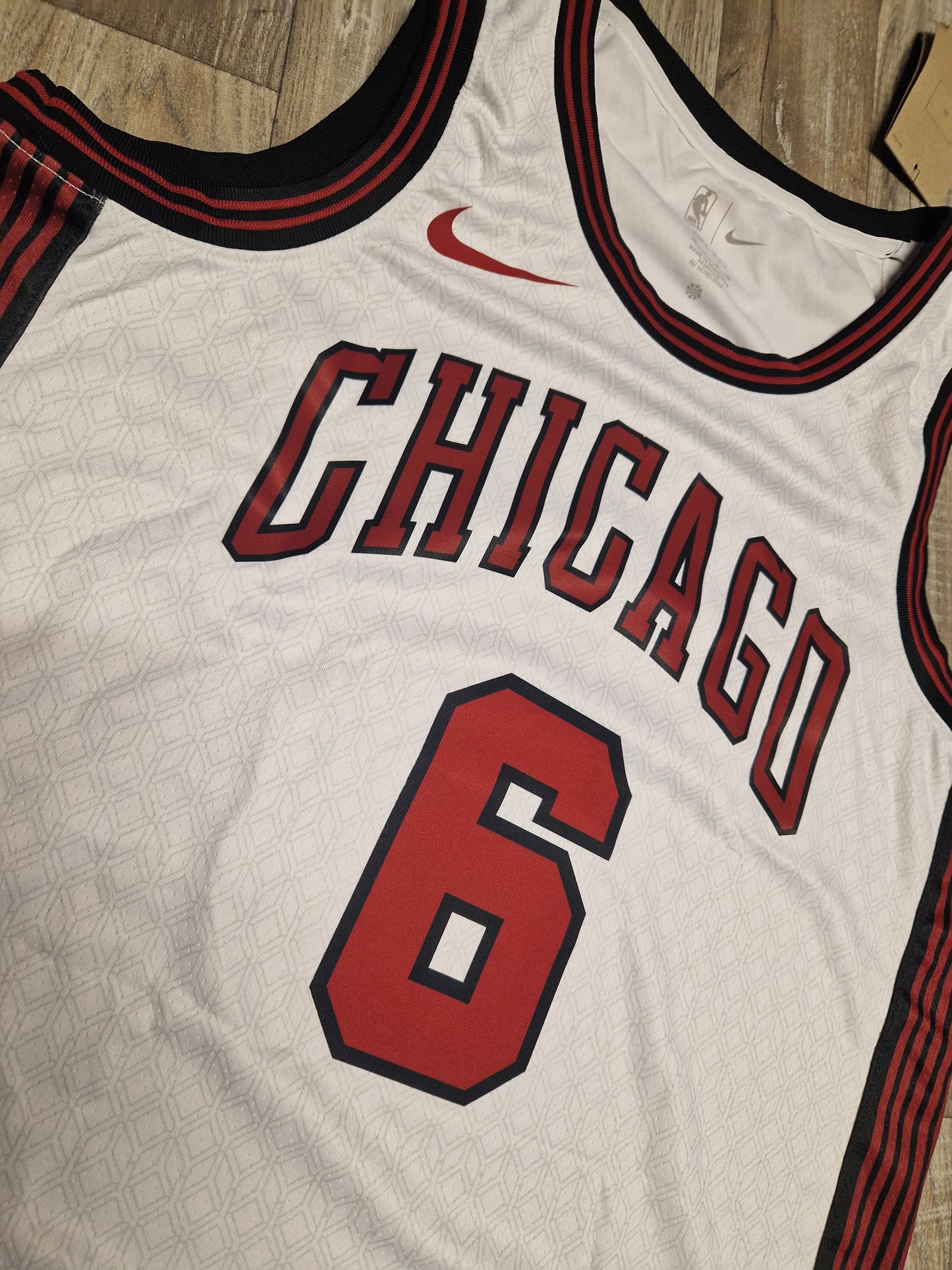 Alex Caruso Chicago Bulls Jersey Size Large â The Throwback Store