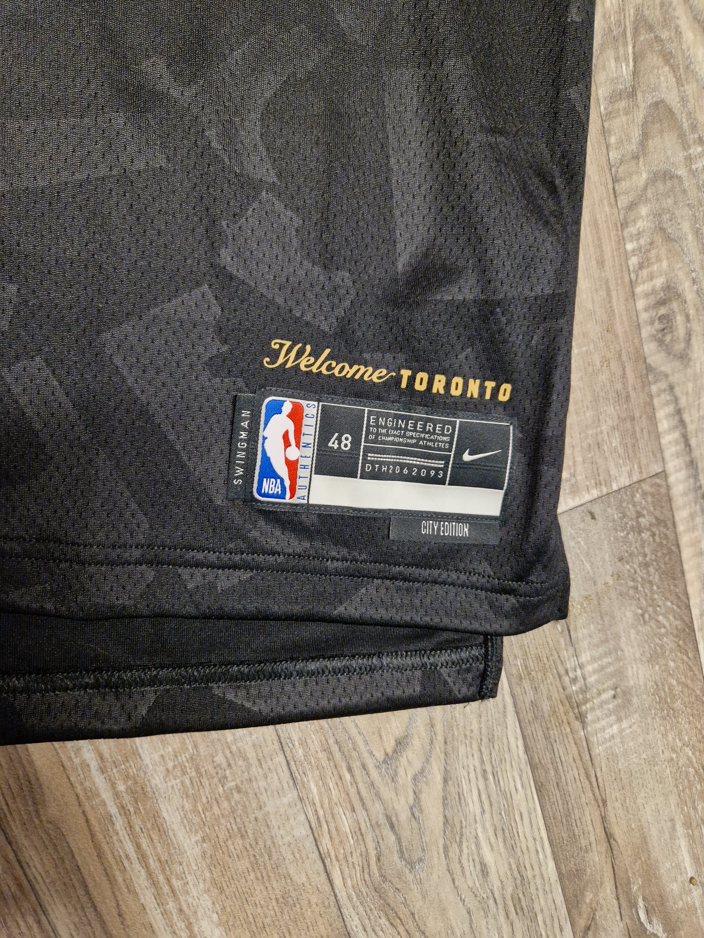 DeMar DeRozan Toronto Raptors Jersey Size Large