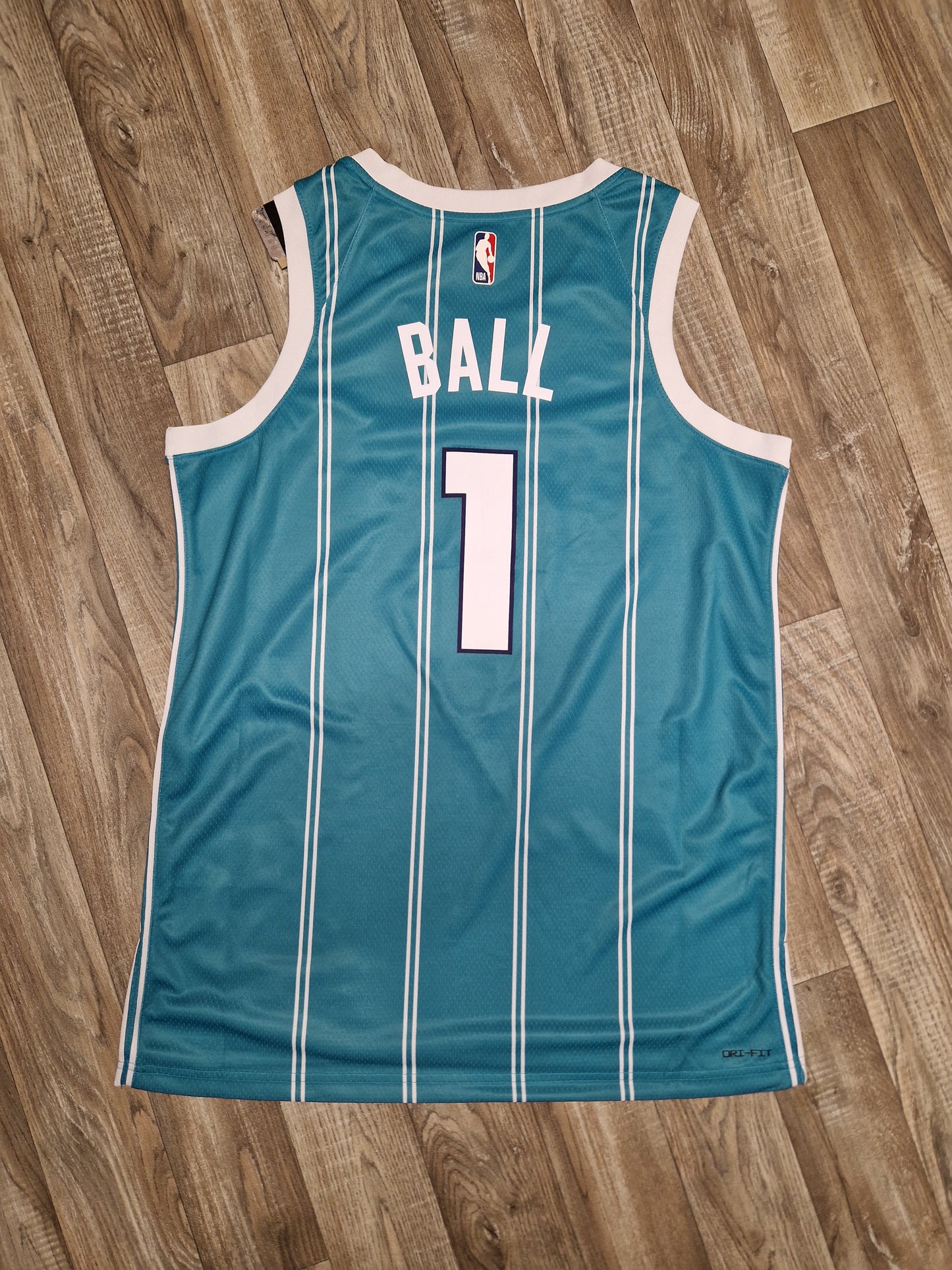 LaMelo Ball Charlotte Hornets Jersey Size Large