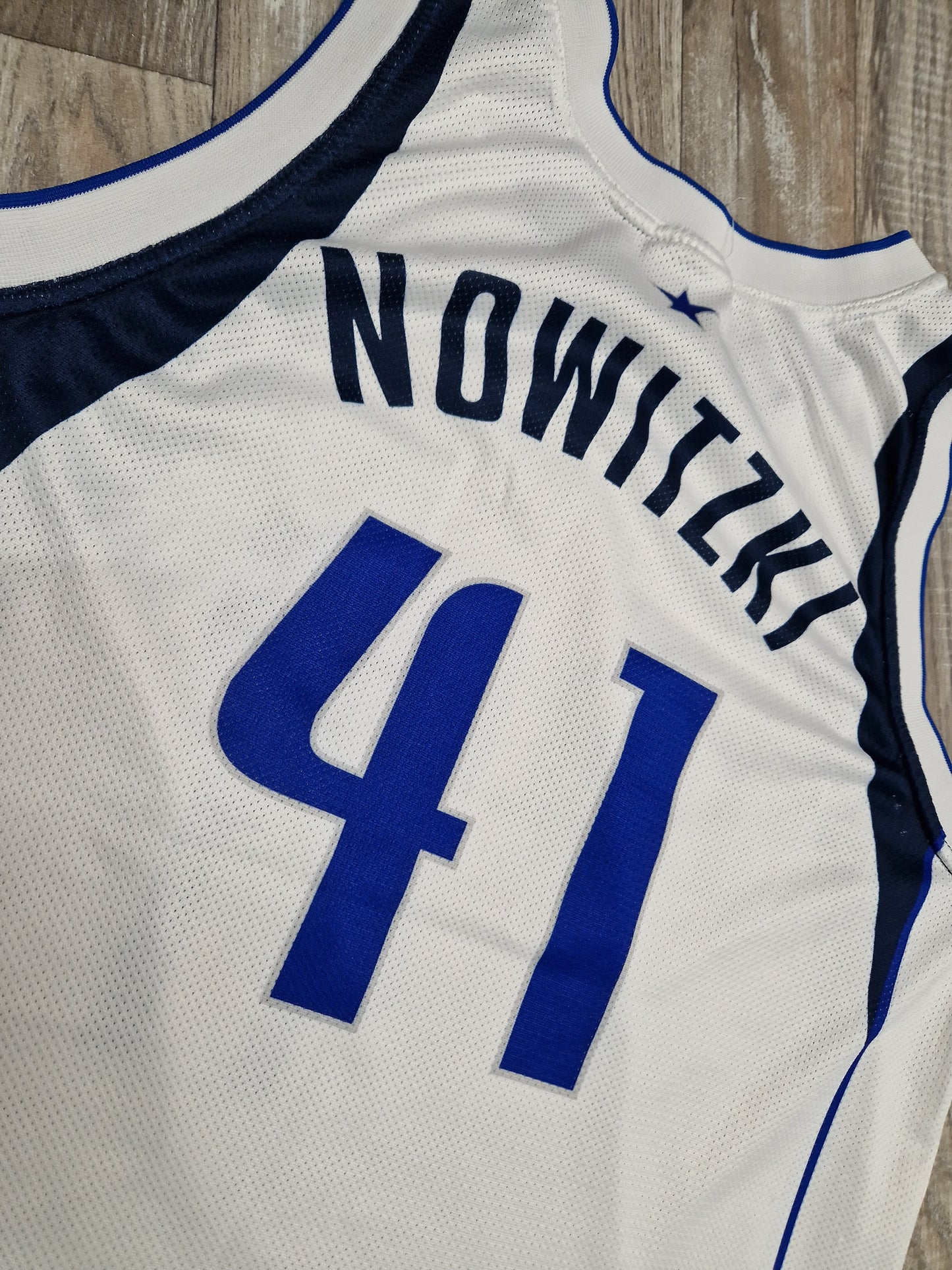 Dirk Nowitzki Dallas Mavericks Jersey Size Large