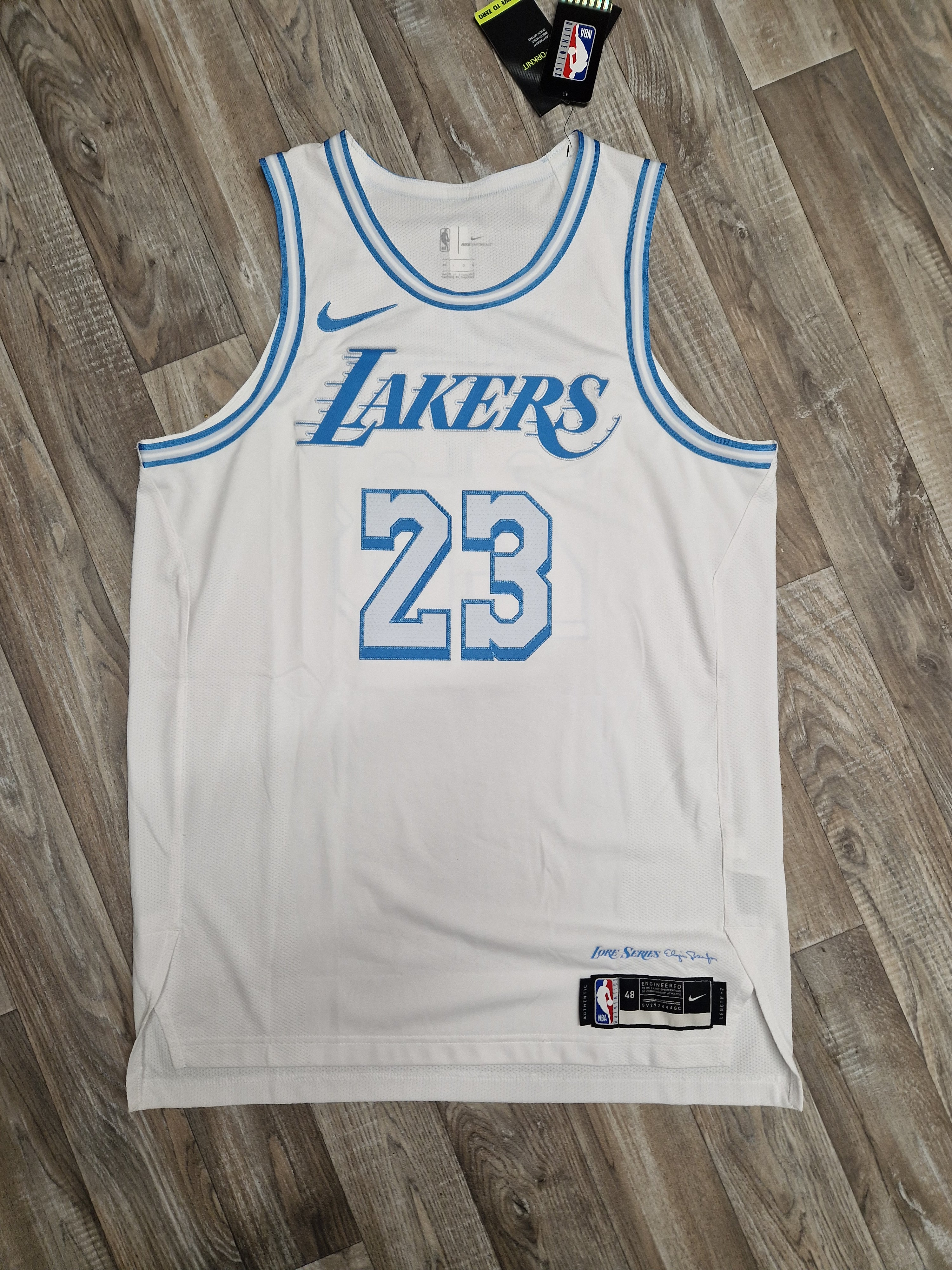 LeBron James Authentic Los Angeles Lakers Jersey Size Large