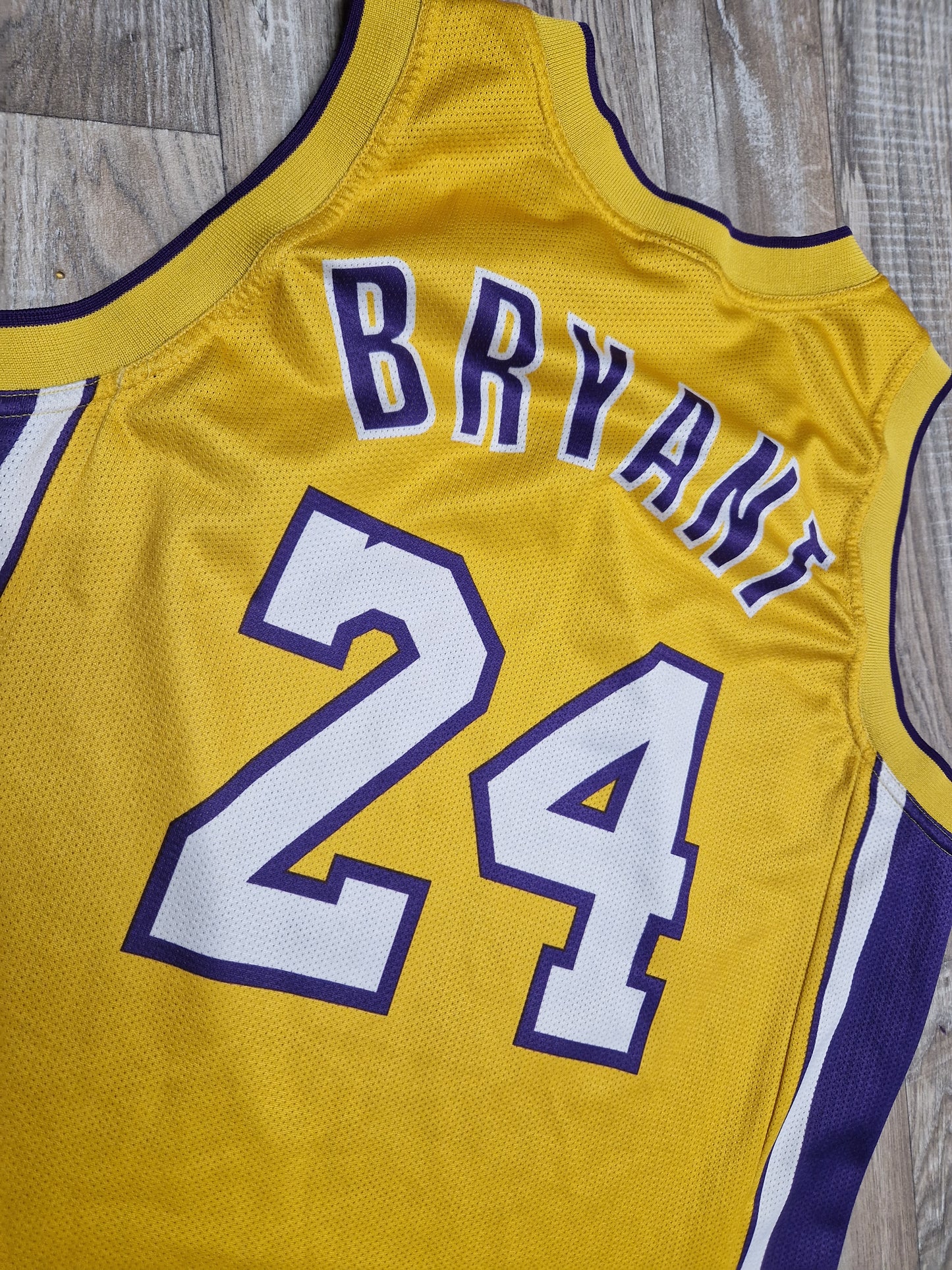 Kobe Bryant Los Angeles Lakers Jersey Size Medium