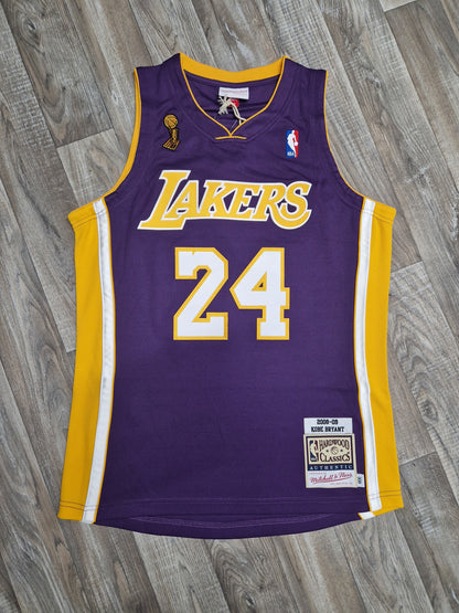 Kobe Bryant Authentic Los Angeles Jersey Size Medium