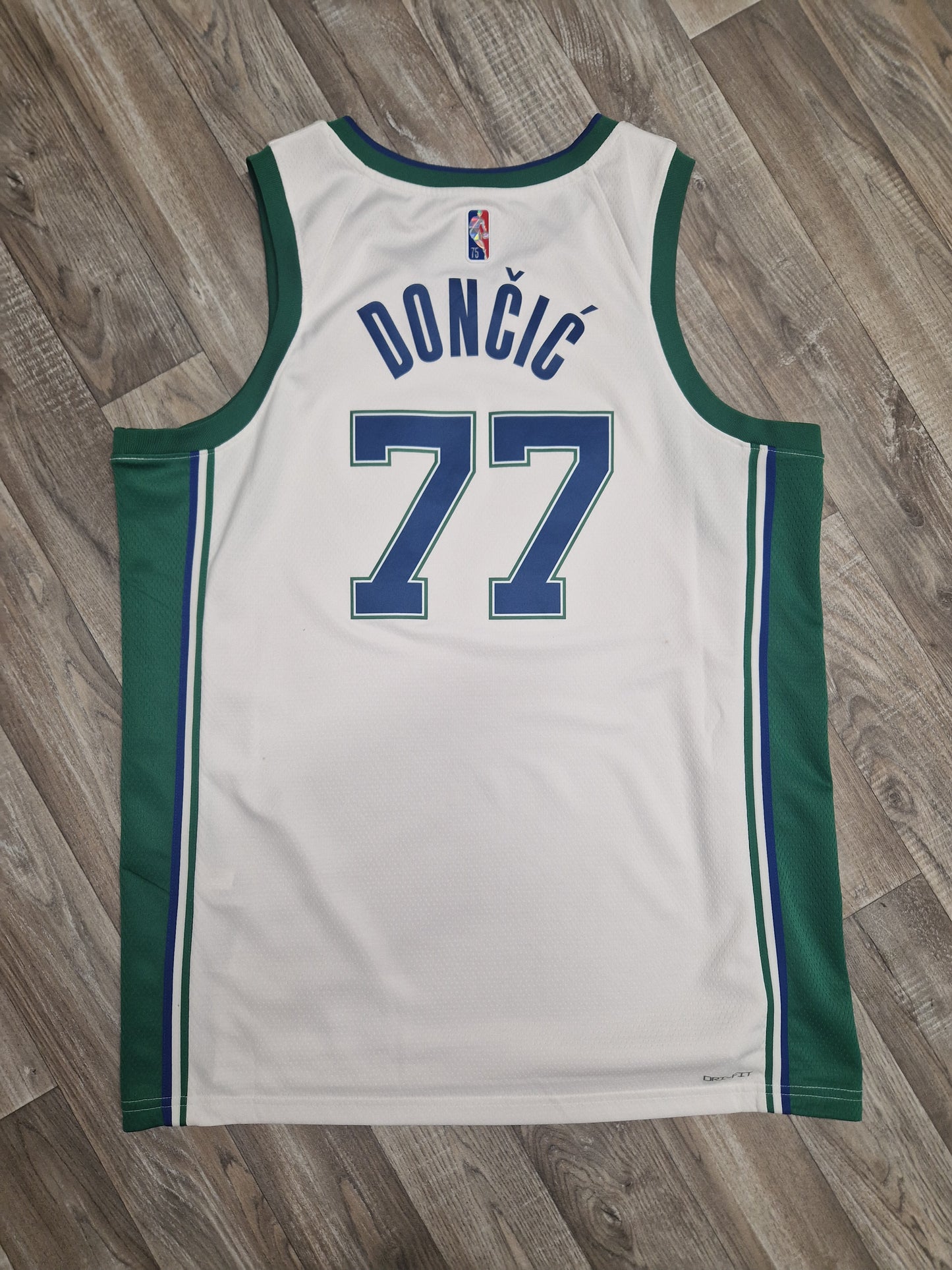 Luka Doncic Dallas Mavericks Jersey Size XL