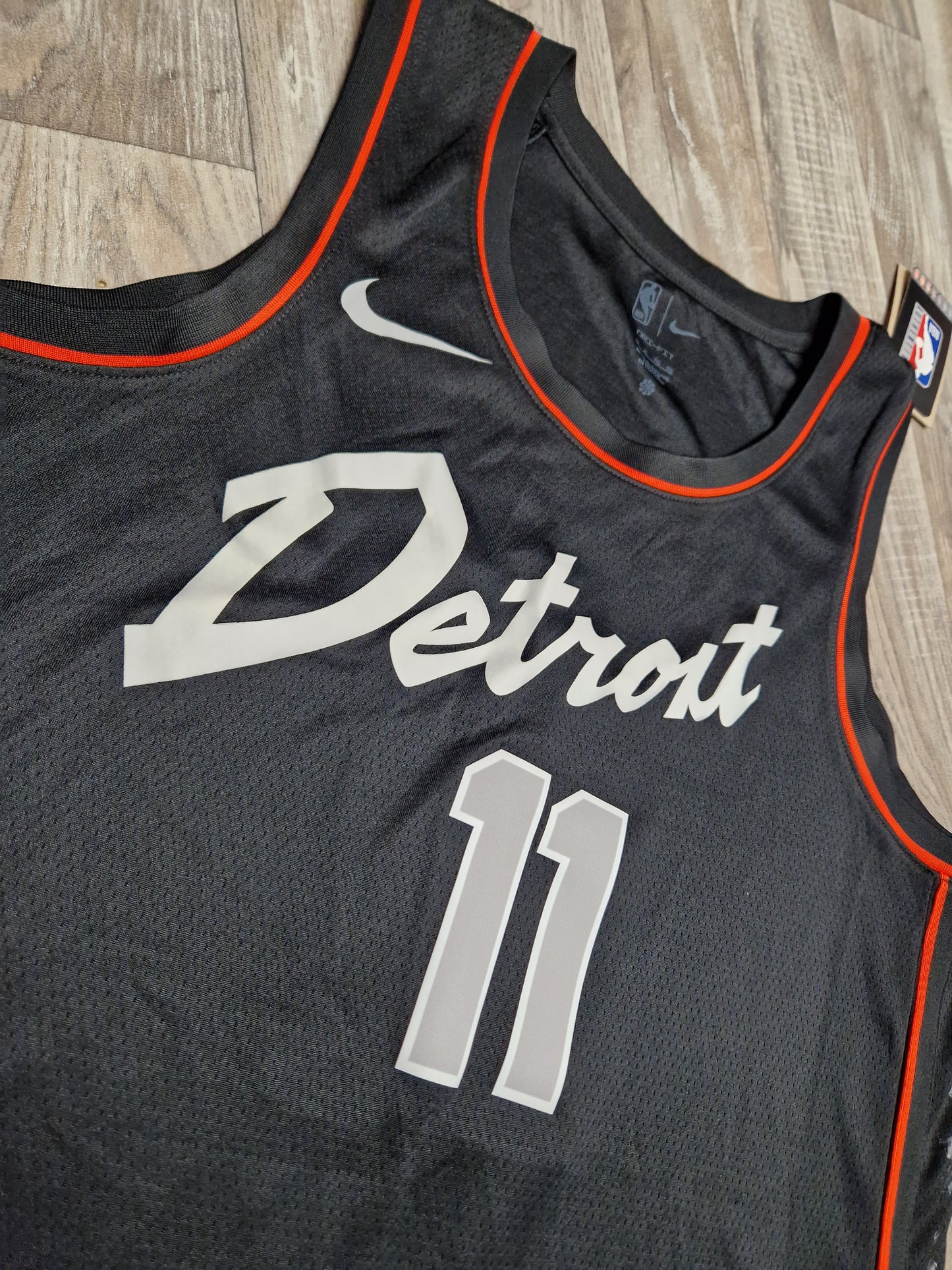 Isaiah Thomas Detroit Pistons Jersey Size XL