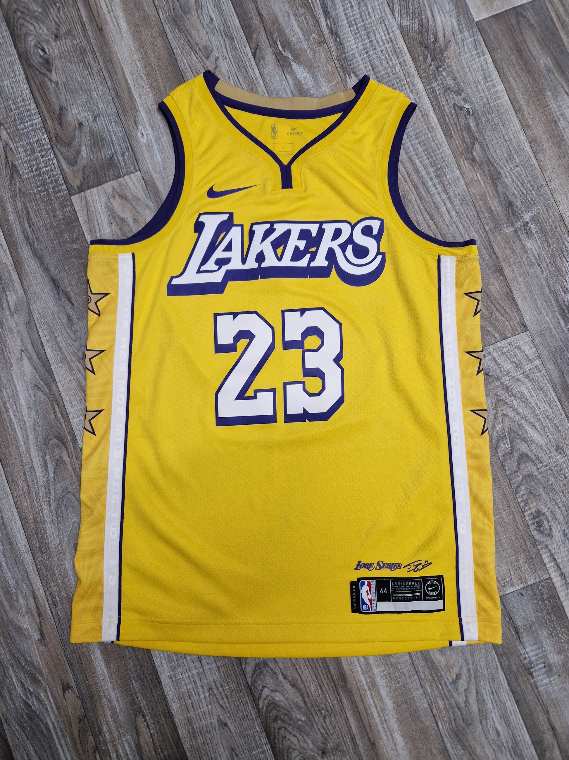 LeBron James Los Angeles Lakers Jersey Size Medium