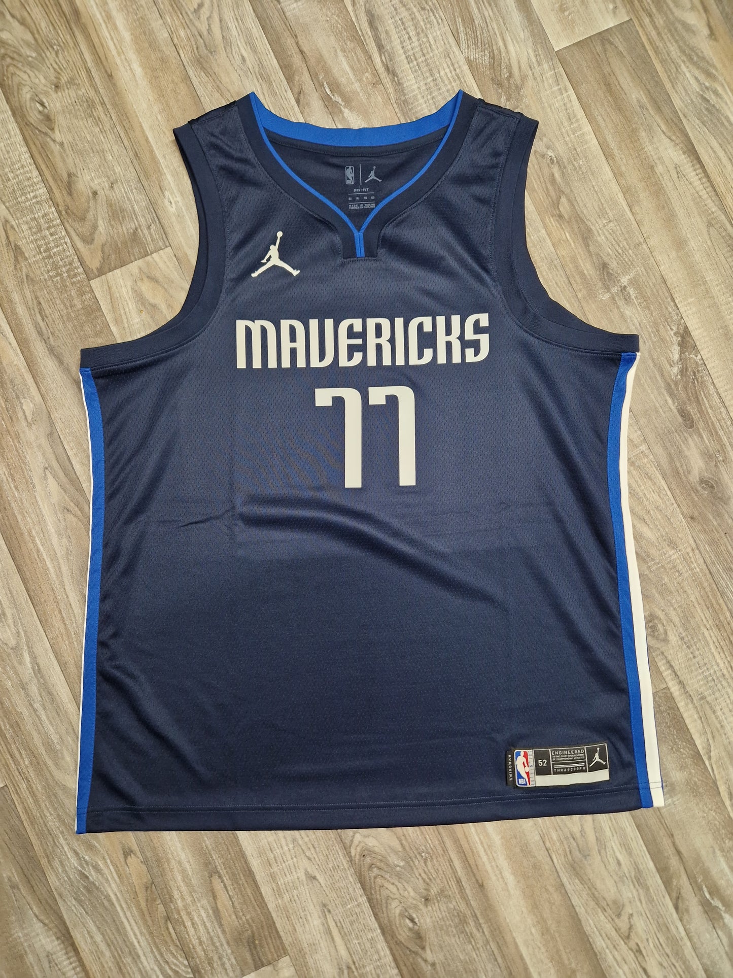 Luka Doncic Dallas Mavericks Jersey Size XL