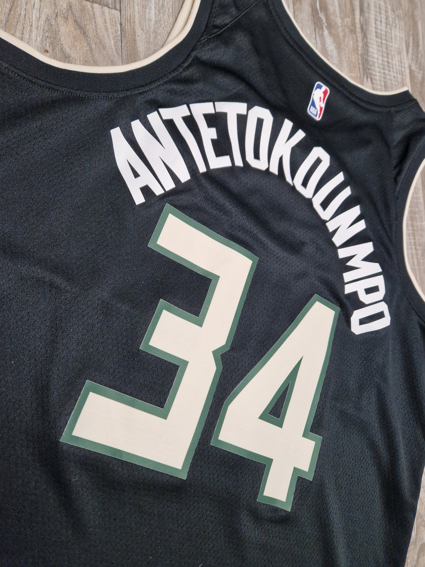 Giannis Antetokounmpo Milwaukee Bucks Jersey Size Large