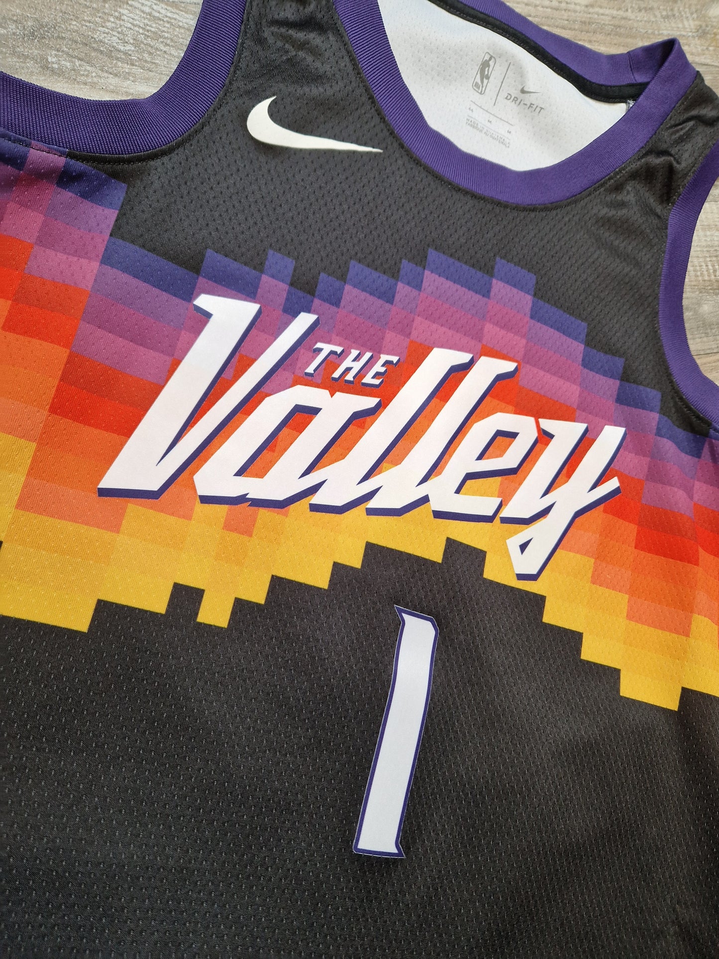 Devin Booker Phoenix Suns Jersey Size Medium