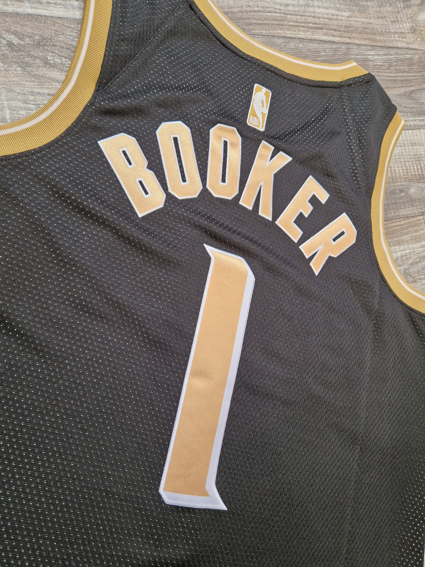 Devin Booker Phoenix Suns Jersey Size Medium