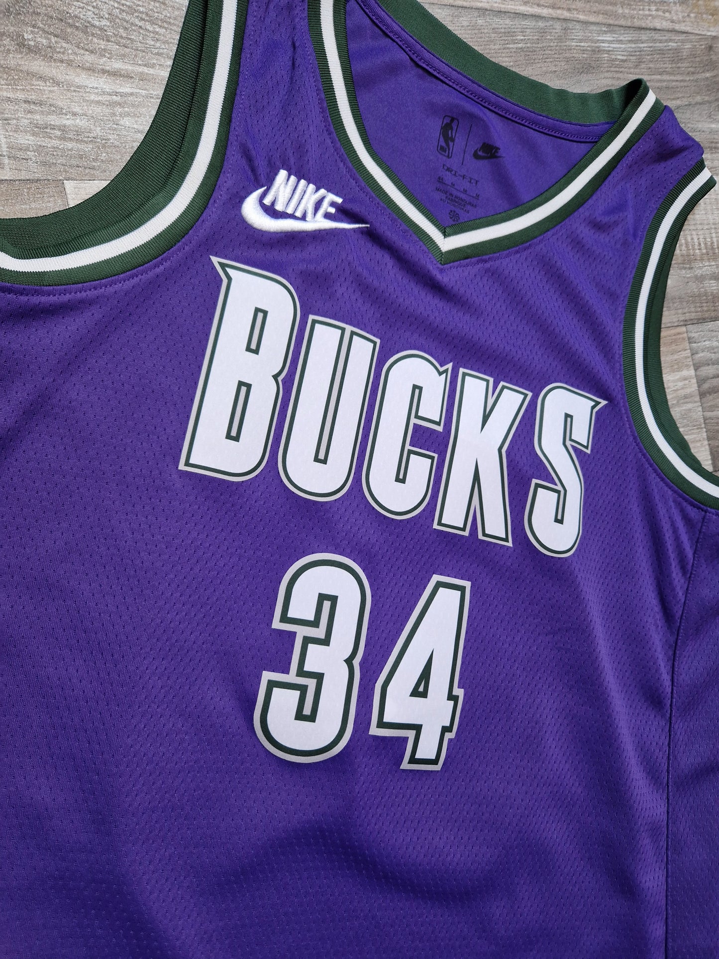 Giannis Antetokounmpo Milwaukee Bucks Jersey Size Medium