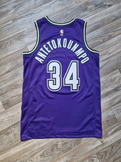Giannis Antetokounmpo Milwaukee Bucks Jersey Size Medium