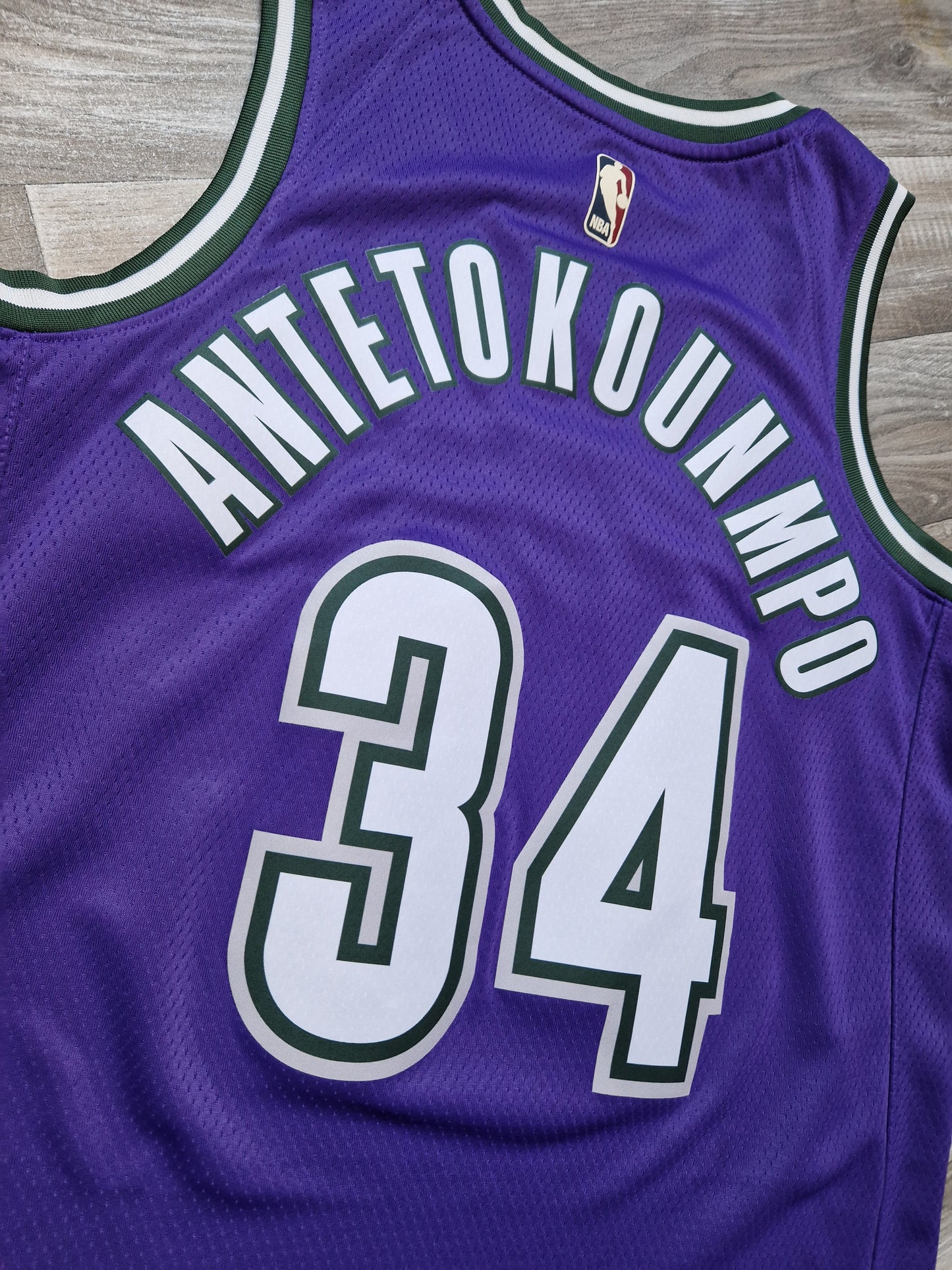 Giannis Antetokounmpo Milwaukee Bucks Jersey Size Medium