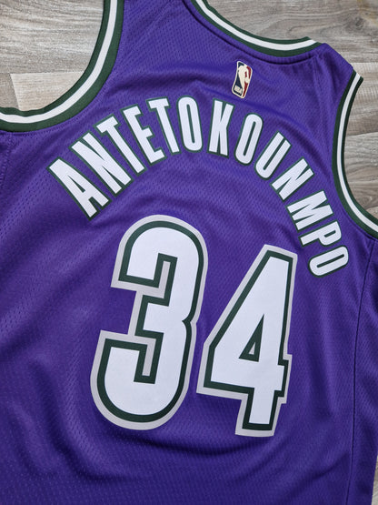 Giannis Antetokounmpo Milwaukee Bucks Jersey Size Medium