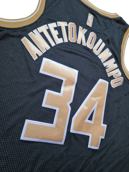 Giannis Antetokounmpo Milwaukee Bucks Jersey Size Medium