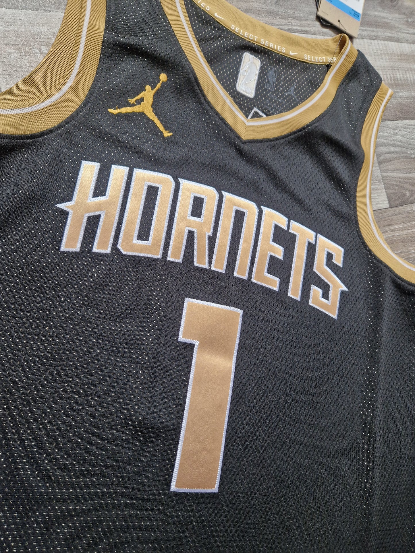 LaMelo Ball Charlotte Hornets Jersey Size Medium